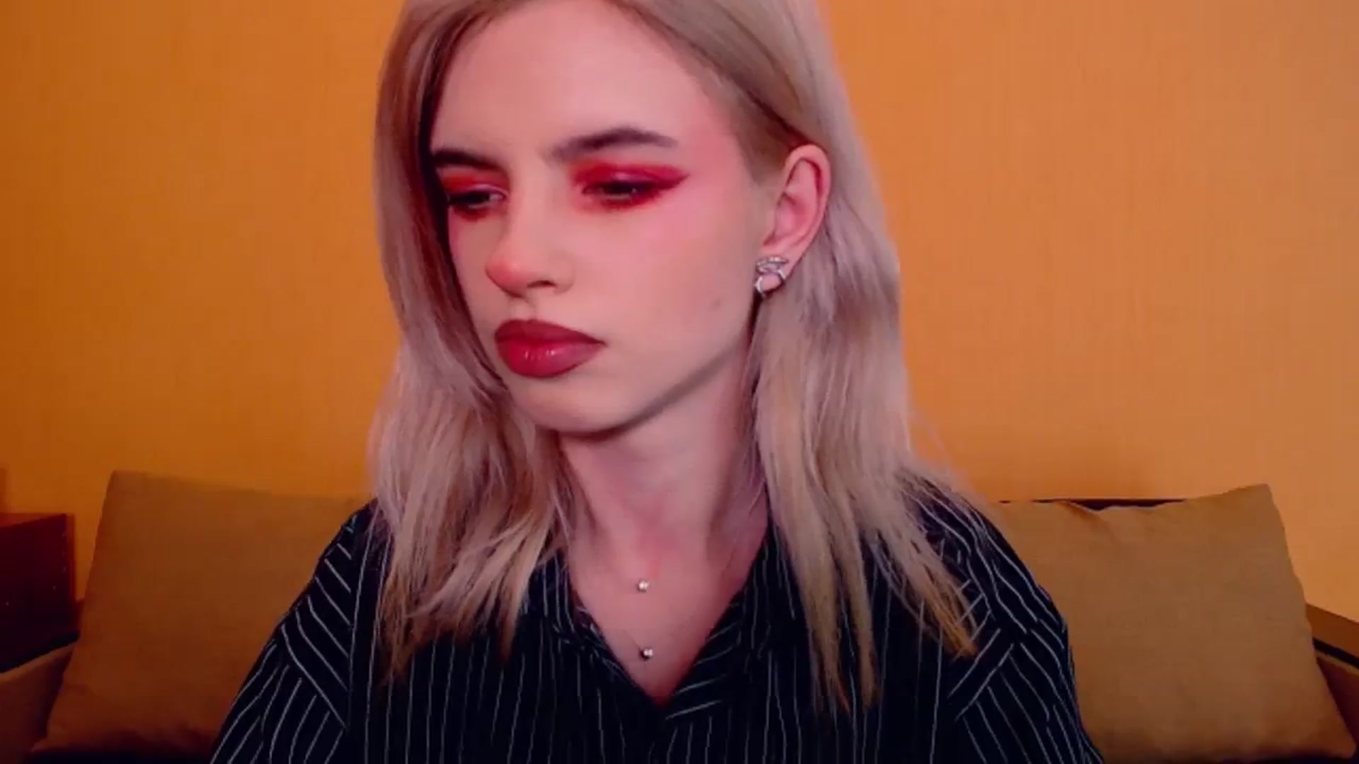 Gallery image thumbnail from Erineys's myfreecams stream on, 12/01/2023, 16:16 image 9 of 20