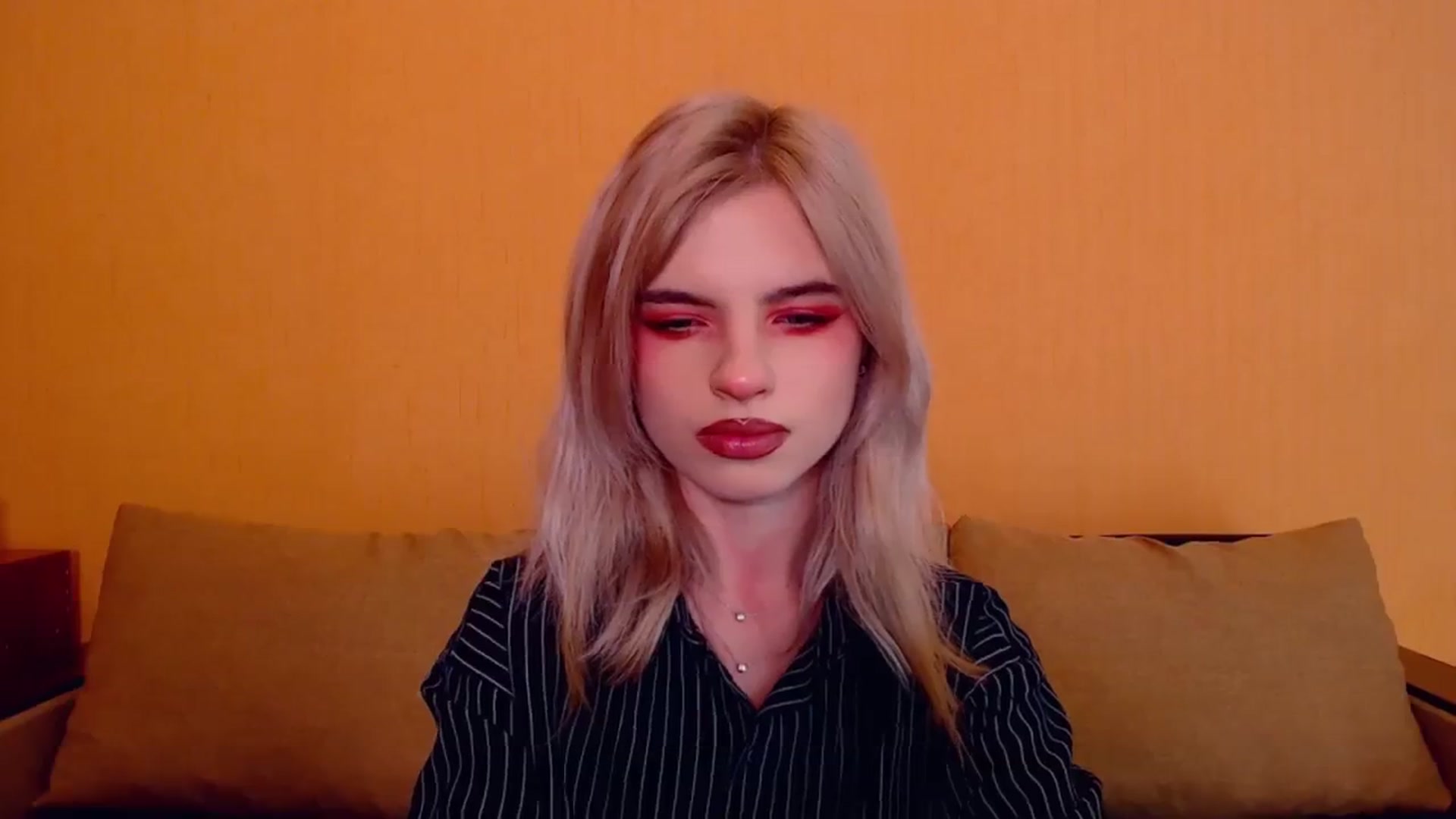 Gallery image thumbnail from Erineys's myfreecams stream on, 12/01/2023, 16:16 image 6 of 20