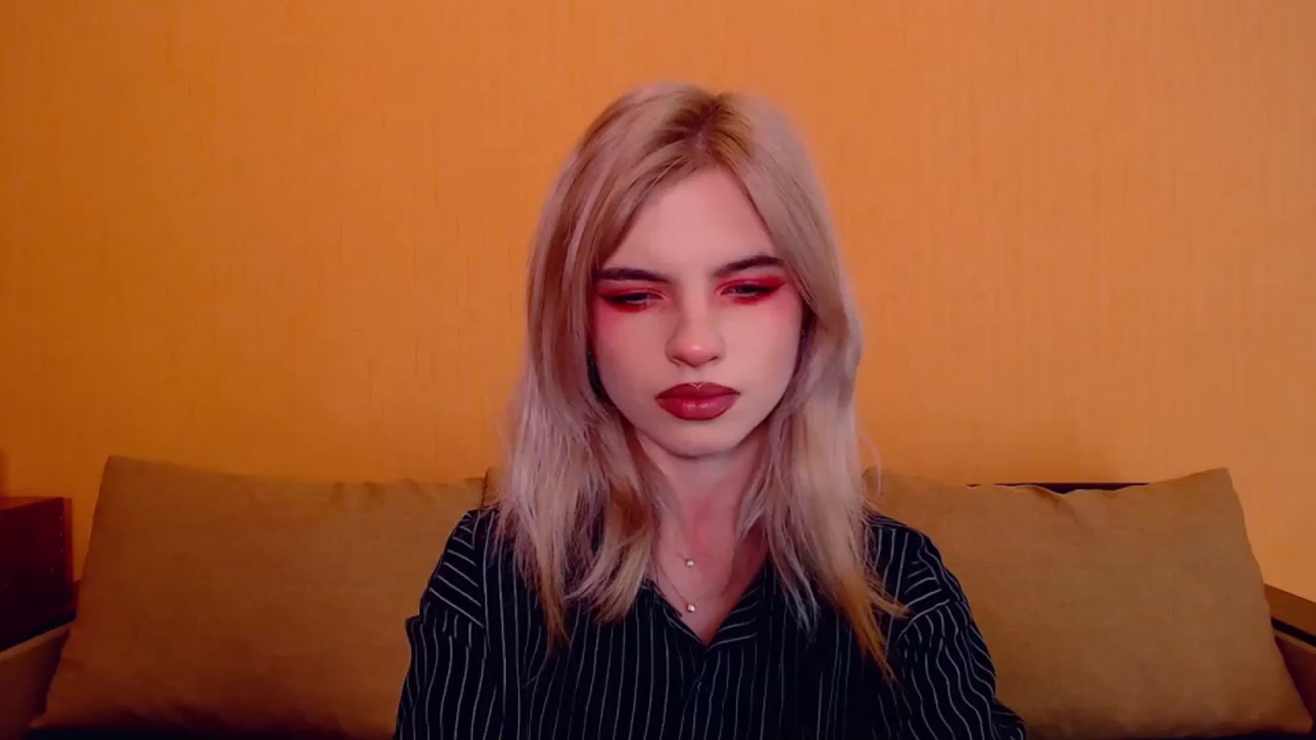 Gallery image thumbnail from Erineys's myfreecams stream on, 12/01/2023, 16:16 image 3 of 20