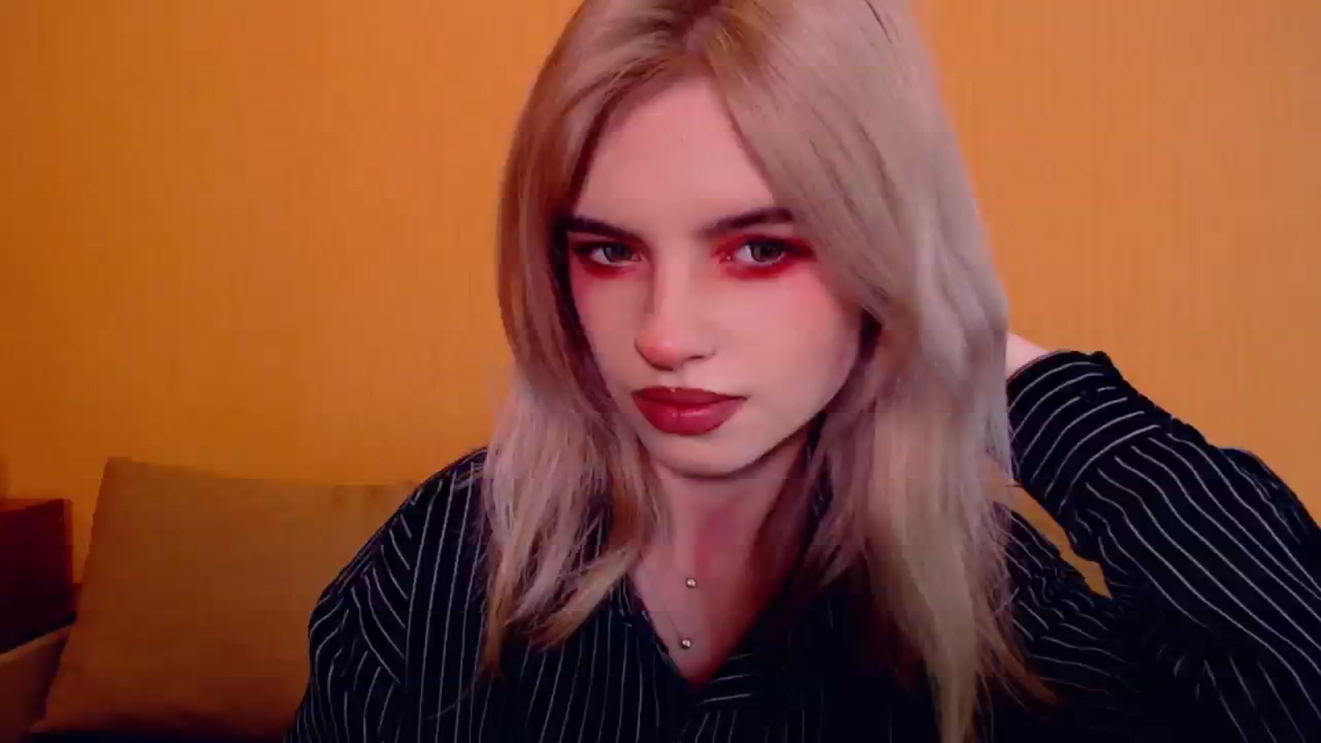 Gallery image thumbnail from Erineys's myfreecams stream on, 12/01/2023, 16:16 image 8 of 20