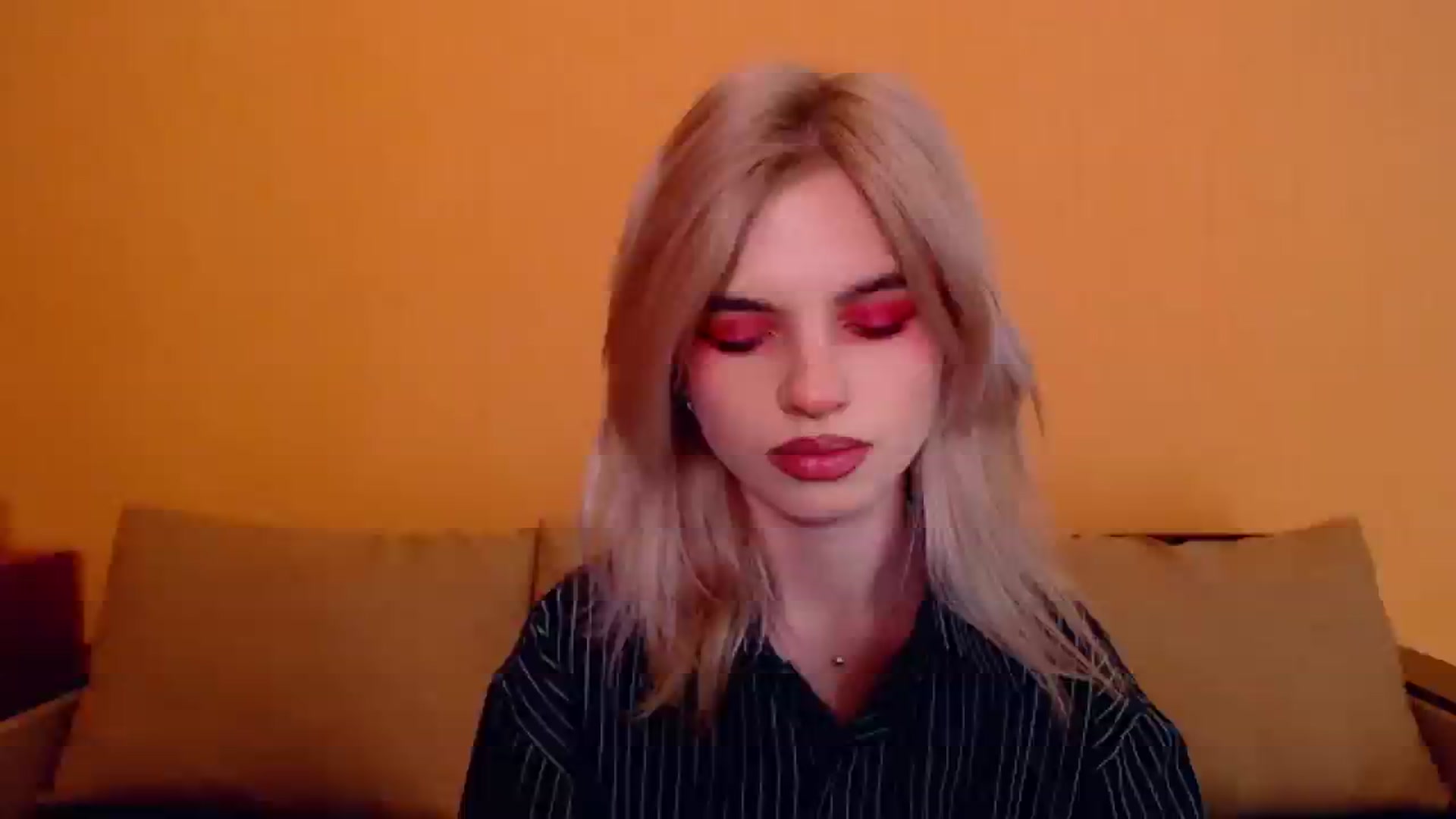Gallery image thumbnail from Erineys's myfreecams stream on, 12/01/2023, 18:38 image 10 of 20