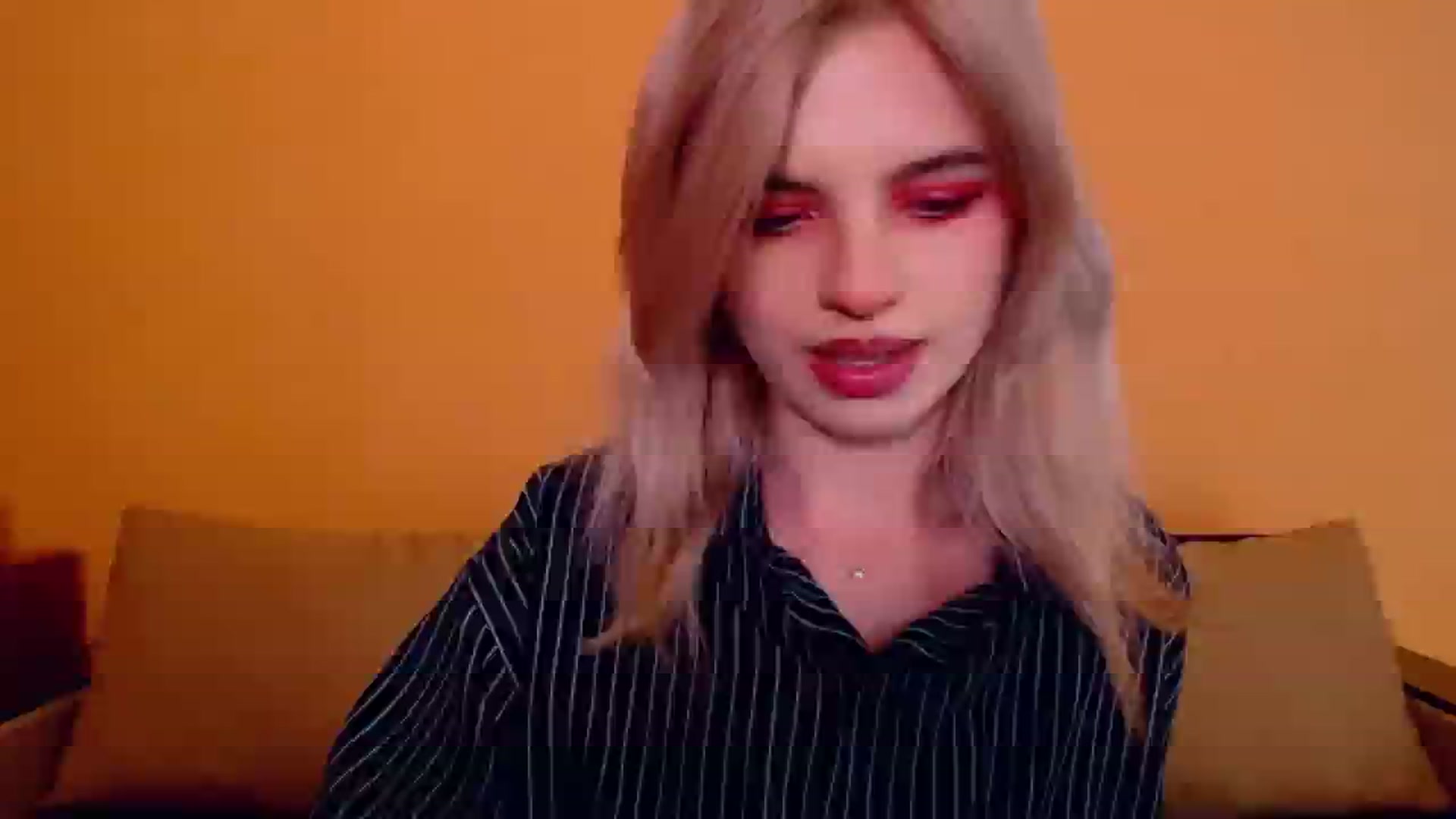 Gallery image thumbnail from Erineys's myfreecams stream on, 12/01/2023, 18:38 image 20 of 20