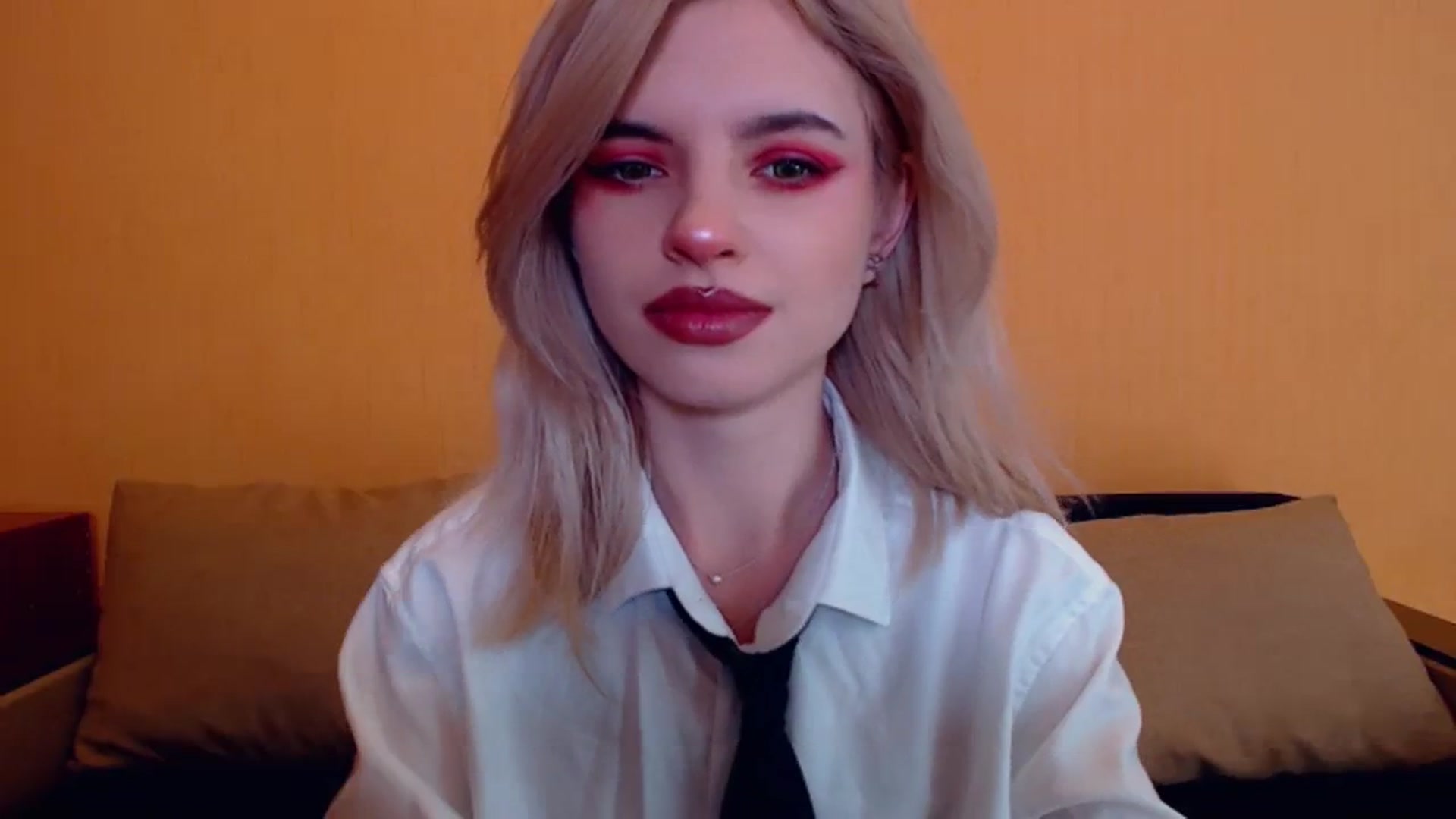 Gallery image thumbnail from Erineys's myfreecams stream on, 12/02/2023, 15:03 image 6 of 20