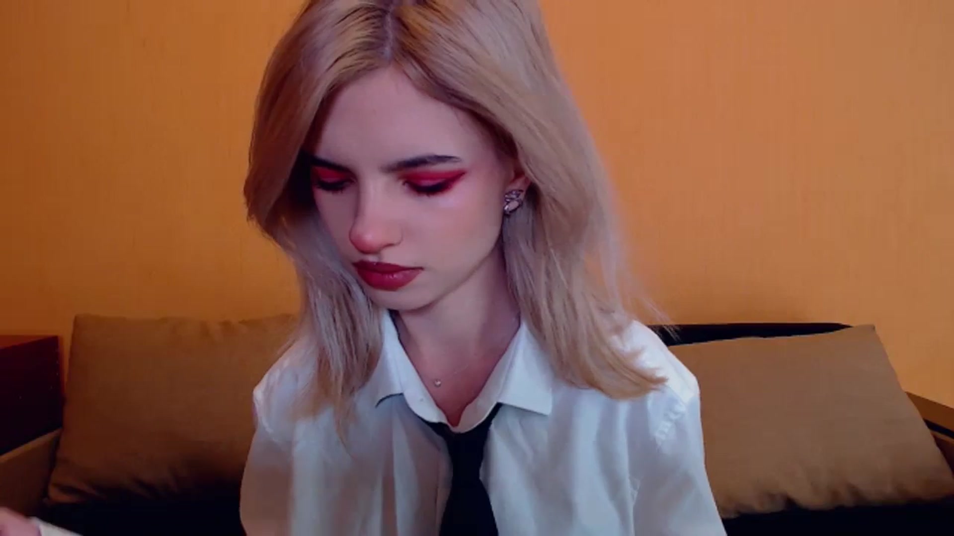 Gallery image thumbnail from Erineys's myfreecams stream on, 12/02/2023, 15:03 image 7 of 20