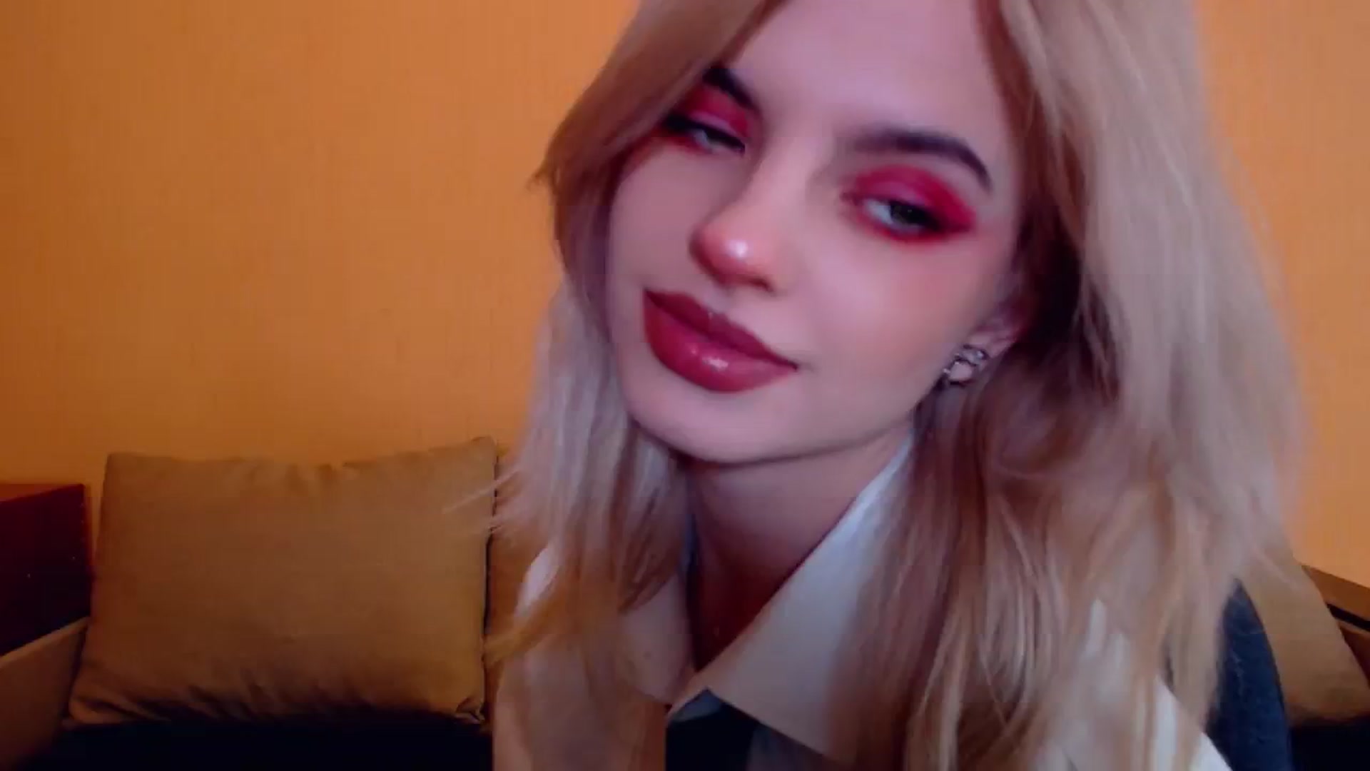 Gallery image thumbnail from Erineys's myfreecams stream on, 12/02/2023, 15:03 image 12 of 20