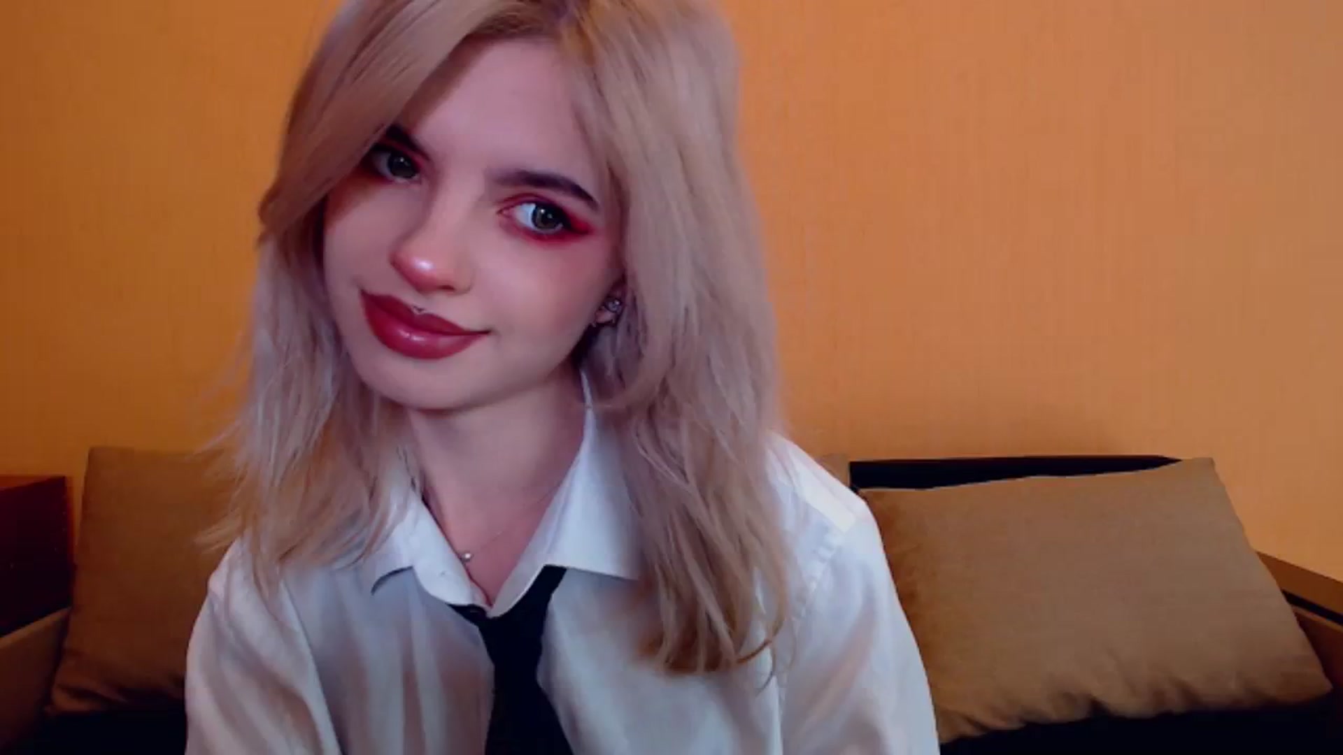 Gallery image thumbnail from Erineys's myfreecams stream on, 12/02/2023, 15:03 image 14 of 20