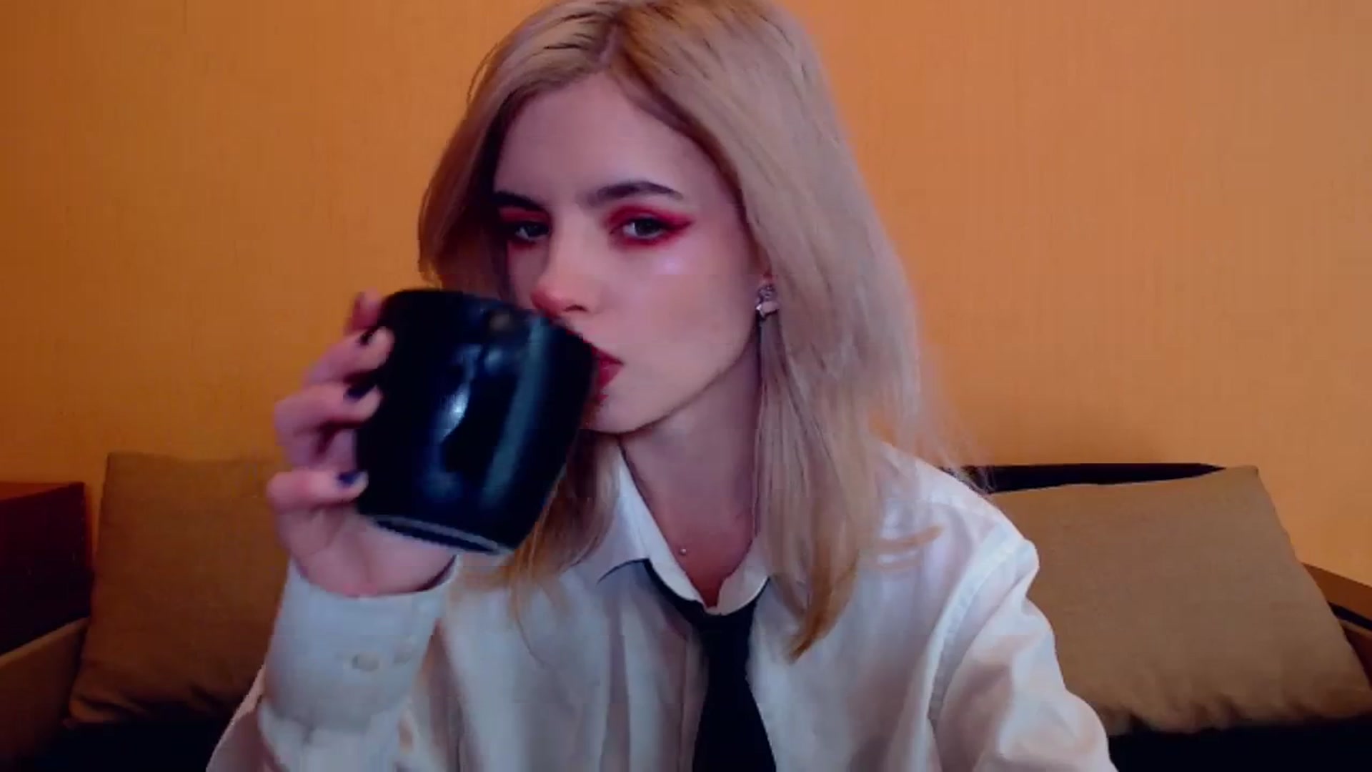 Gallery image thumbnail from Erineys's myfreecams stream on, 12/02/2023, 15:03 image 10 of 20