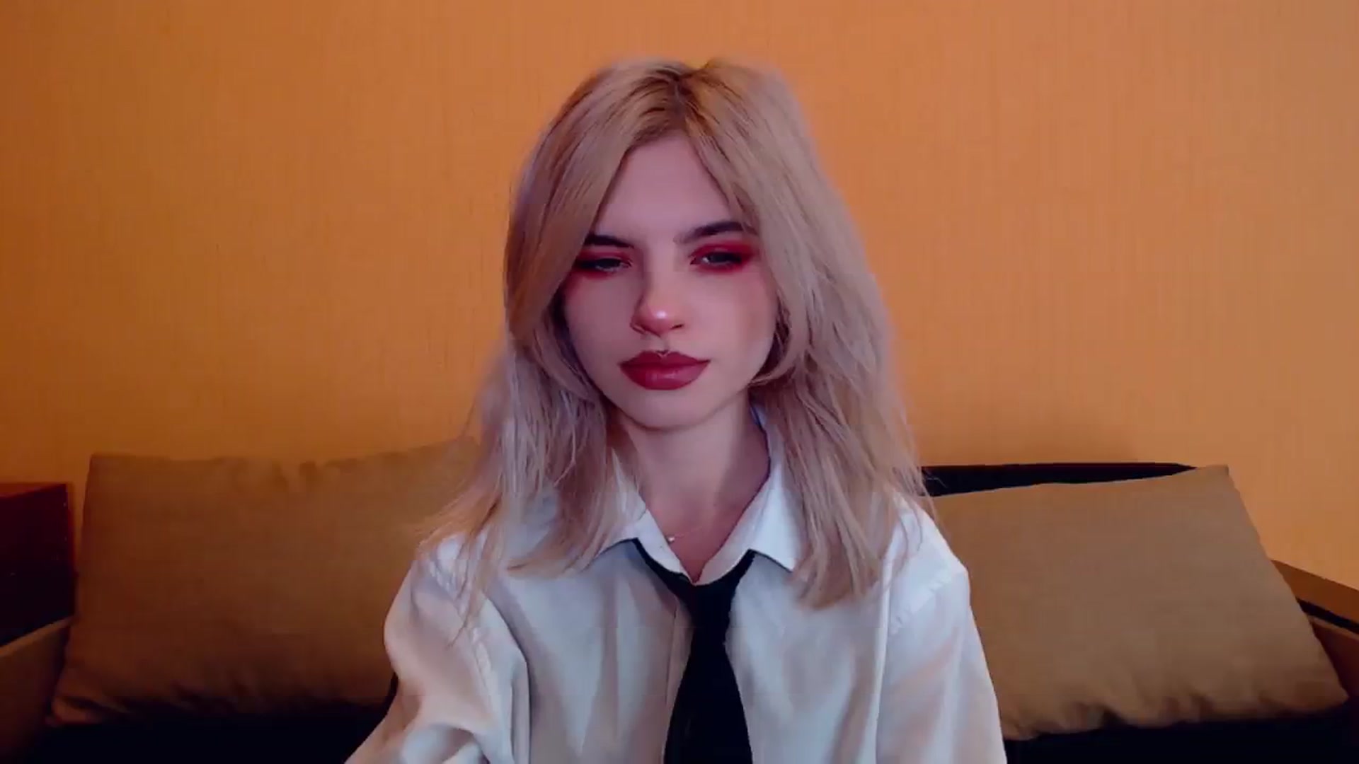 Gallery image thumbnail from Erineys's myfreecams stream on, 12/02/2023, 15:03 image 13 of 20