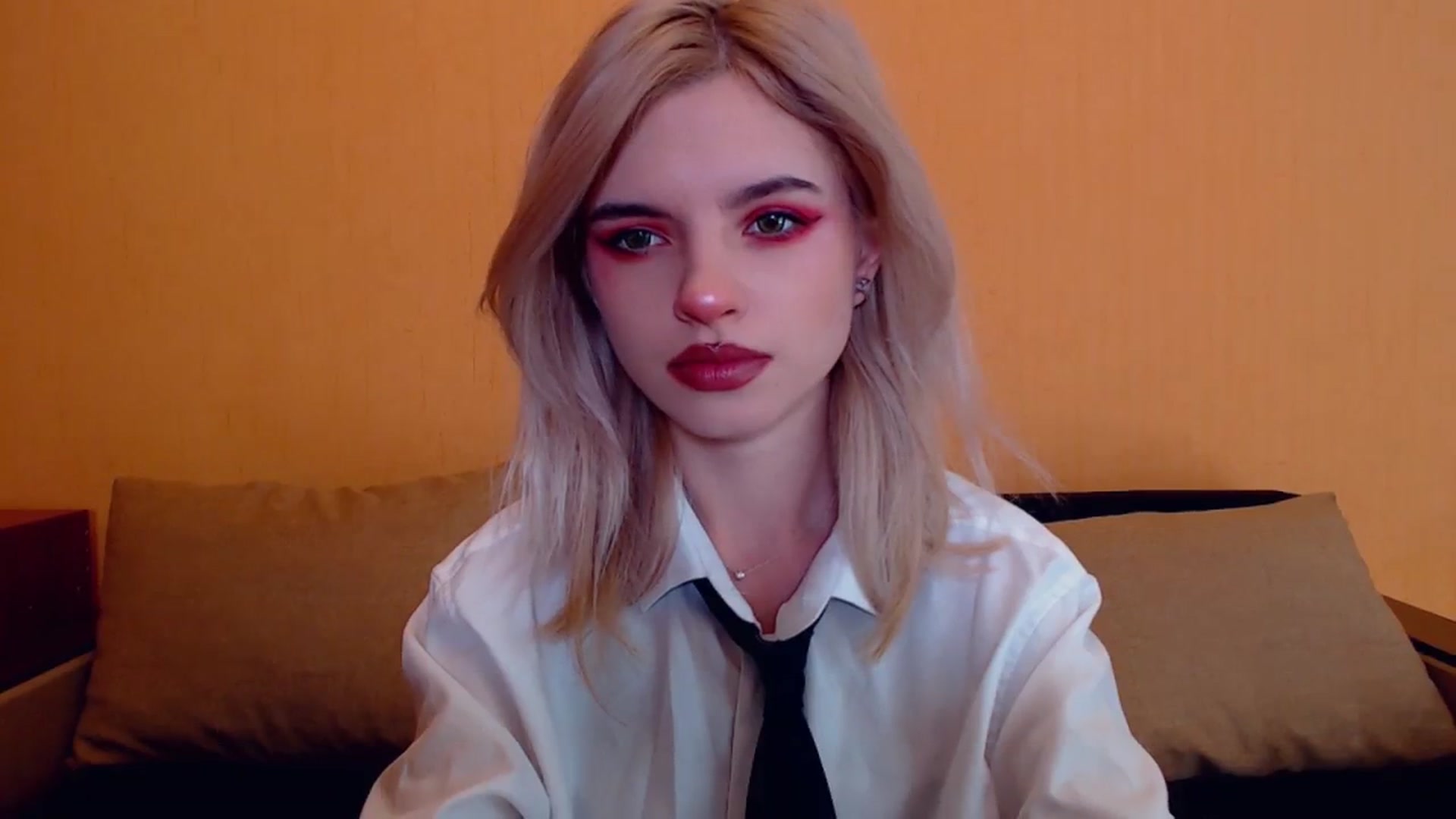 Gallery image thumbnail from Erineys's myfreecams stream on, 12/02/2023, 15:03 image 9 of 20