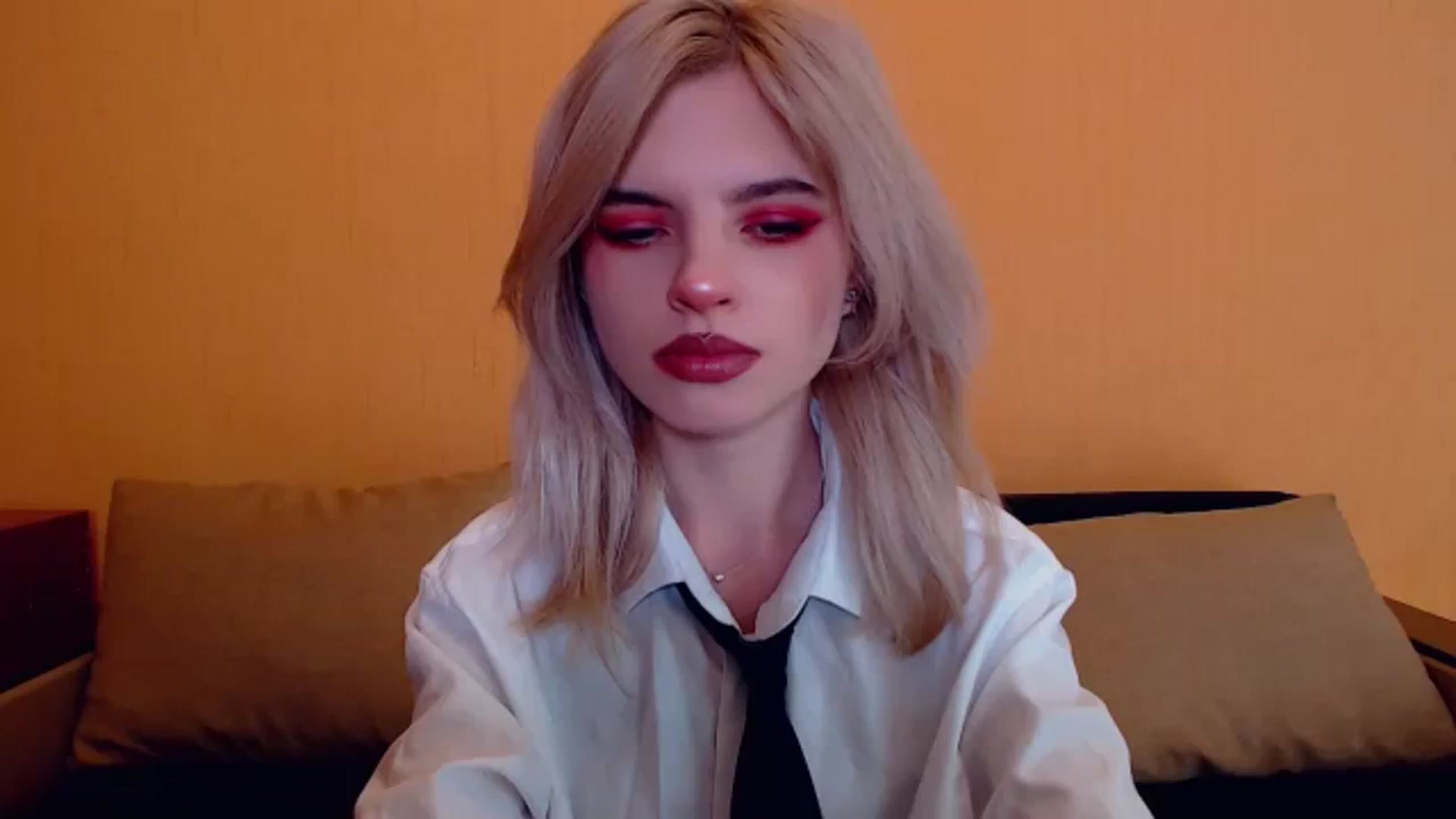 Gallery image thumbnail from Erineys's myfreecams stream on, 12/02/2023, 15:03 image 11 of 20