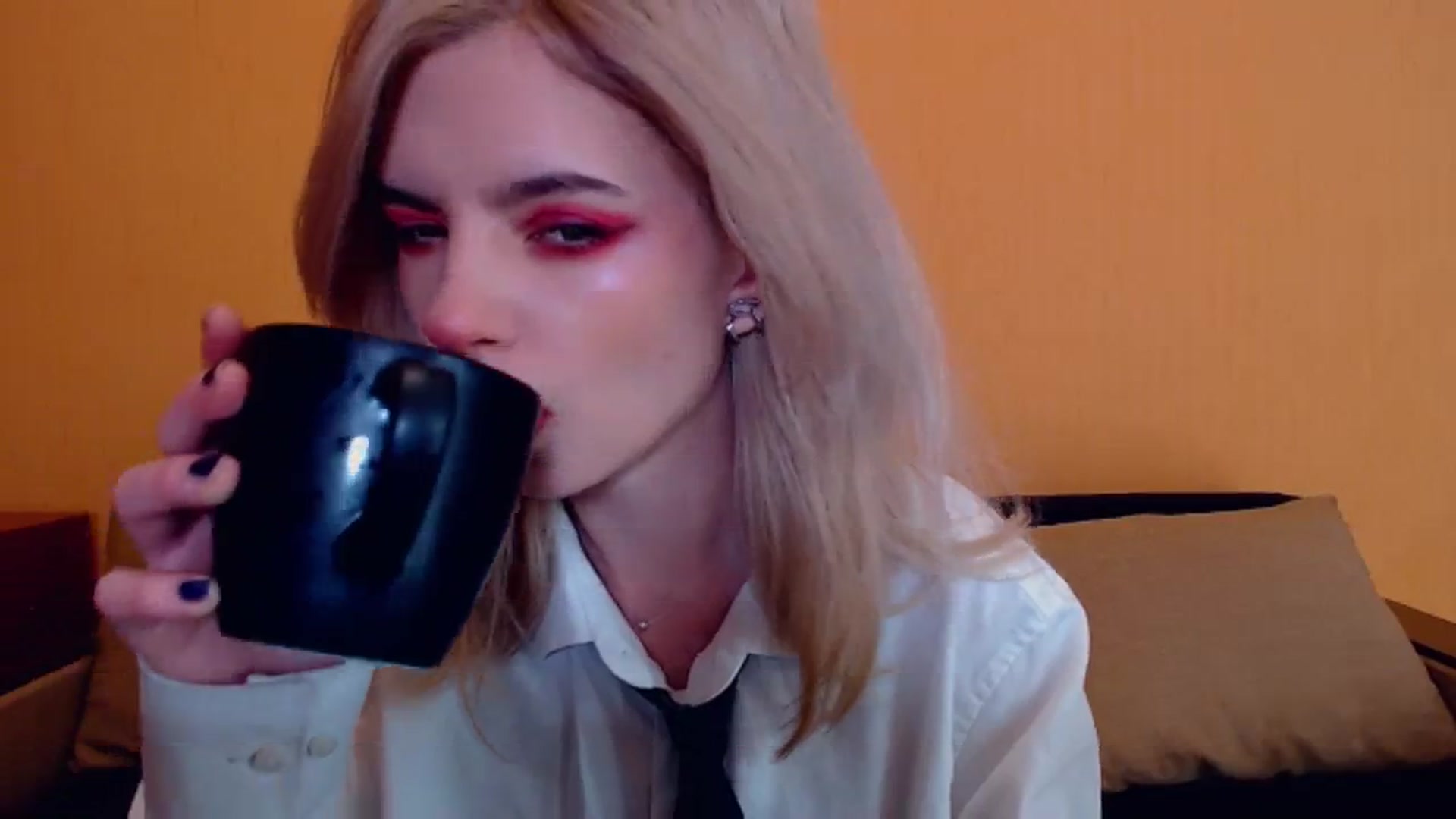 Gallery image thumbnail from Erineys's myfreecams stream on, 12/02/2023, 15:03 image 8 of 20