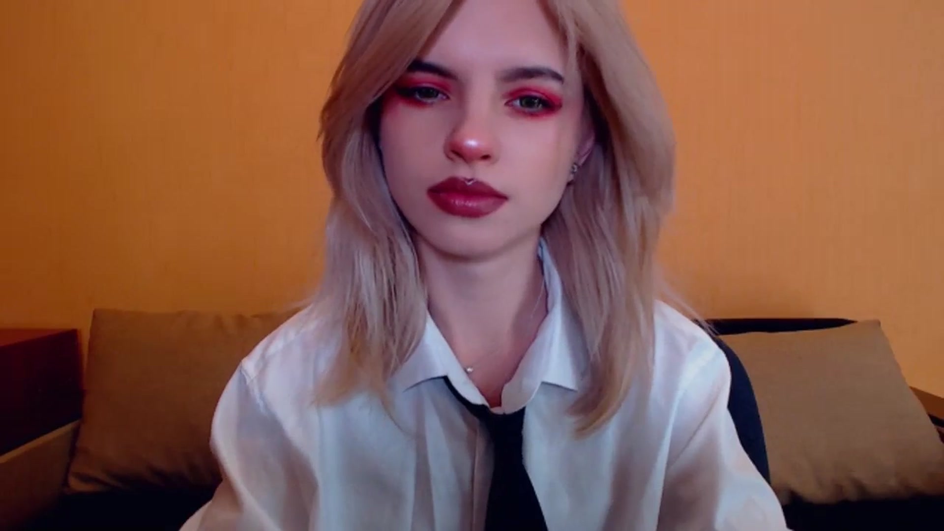 Gallery image thumbnail from Erineys's myfreecams stream on, 12/02/2023, 15:03 image 2 of 20