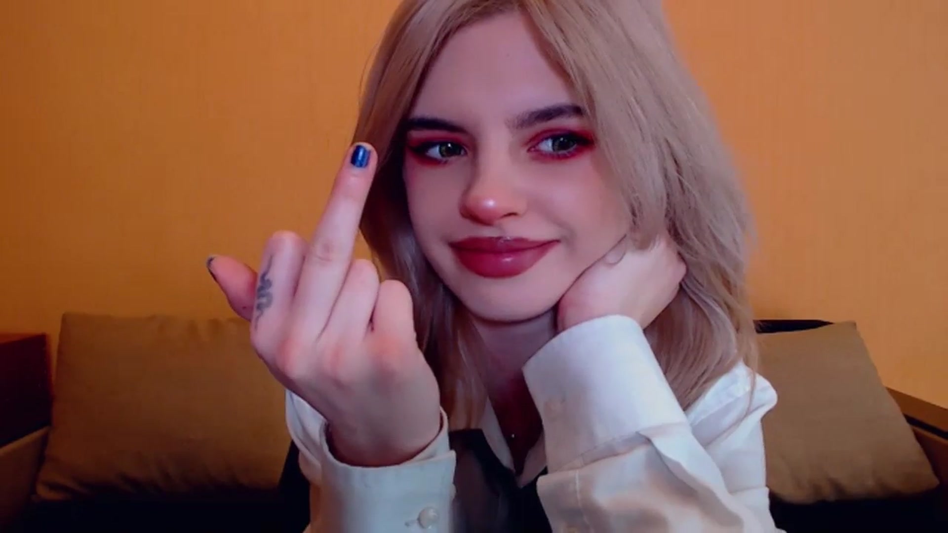 Gallery image thumbnail from Erineys's myfreecams stream on, 12/02/2023, 15:03 image 18 of 20