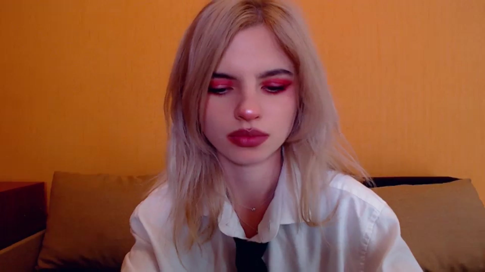 Gallery image thumbnail from Erineys's myfreecams stream on, 12/02/2023, 18:33 image 19 of 20