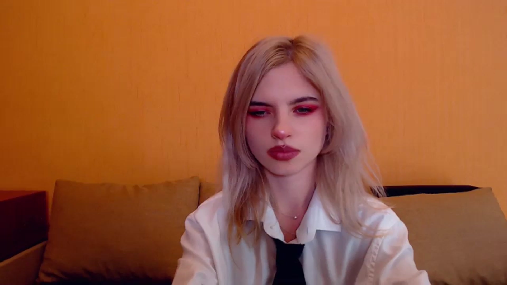 Gallery image thumbnail from Erineys's myfreecams stream on, 12/02/2023, 18:33 image 18 of 20