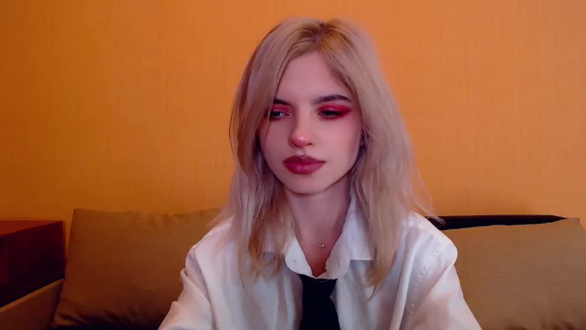 Gallery image thumbnail from Erineys's myfreecams stream on, 12/02/2023, 18:33 image 7 of 20
