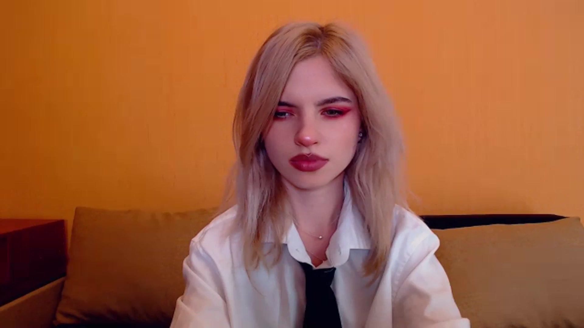 Gallery image thumbnail from Erineys's myfreecams stream on, 12/02/2023, 18:33 image 4 of 20