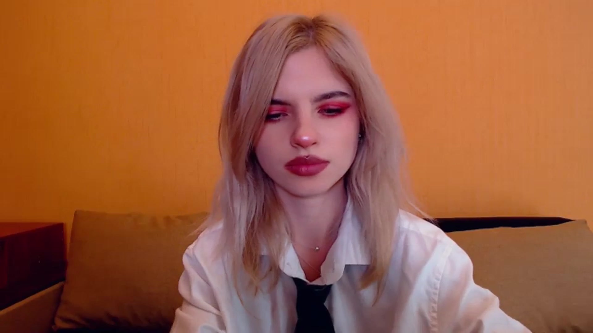 Gallery image thumbnail from Erineys's myfreecams stream on, 12/02/2023, 18:33 image 6 of 20