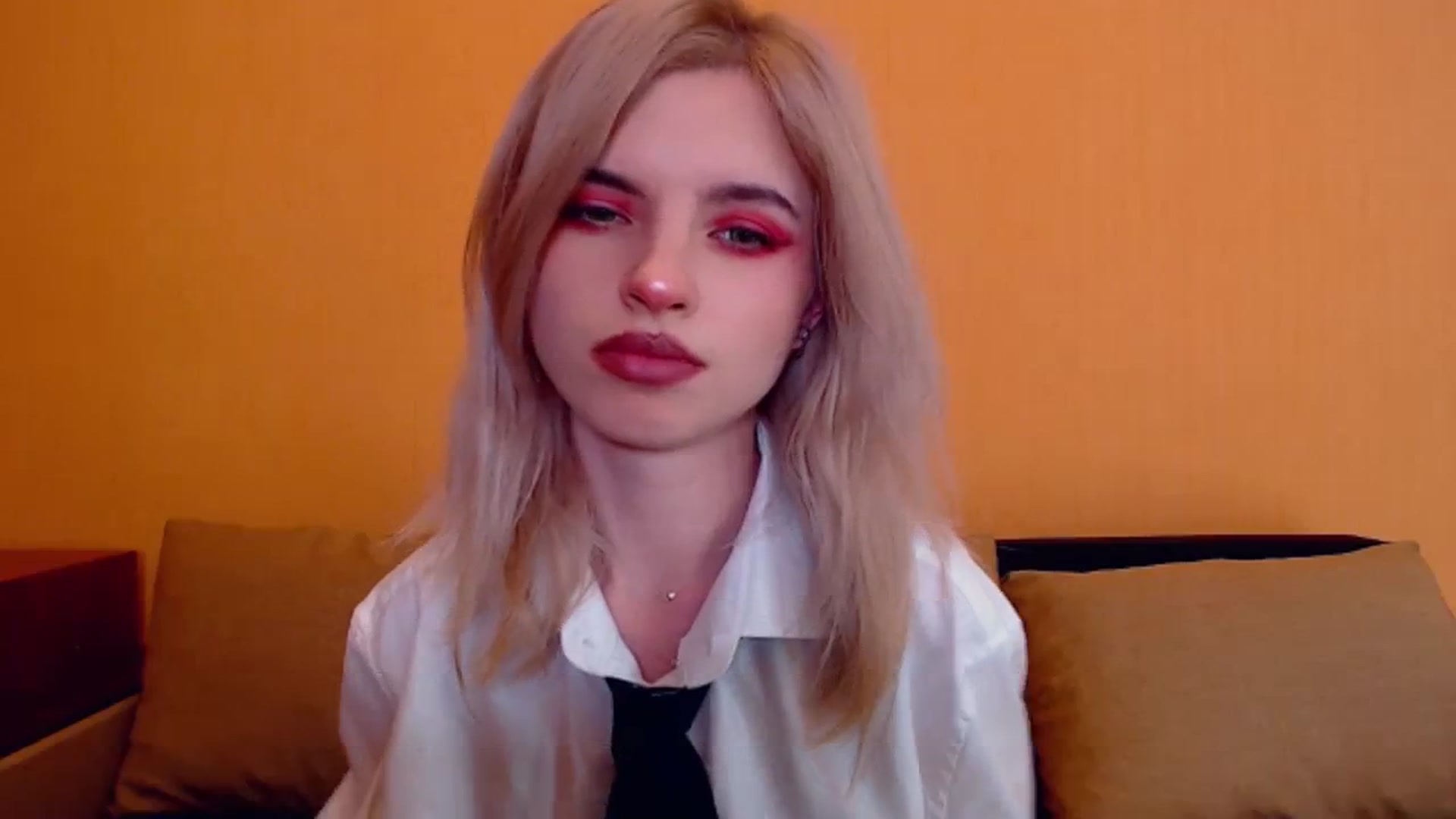 Gallery image thumbnail from Erineys's myfreecams stream on, 12/02/2023, 18:33 image 10 of 20
