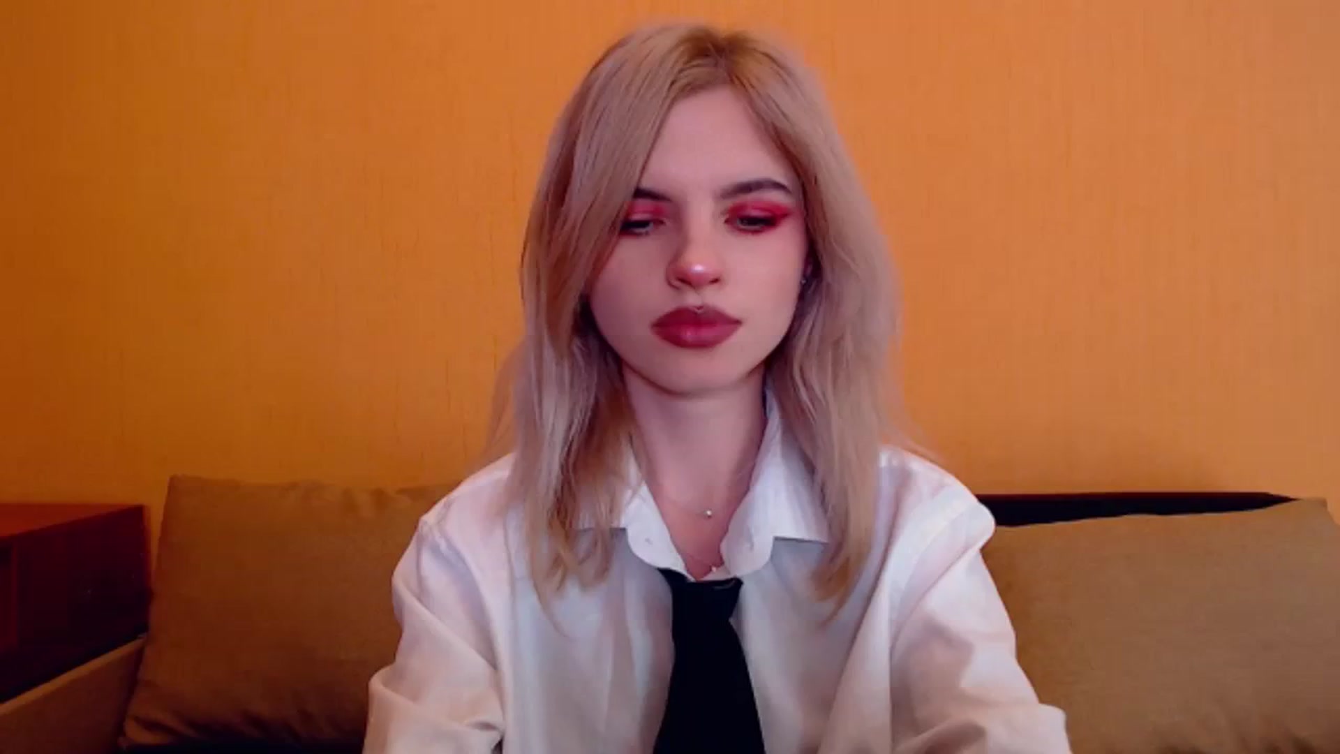 Gallery image thumbnail from Erineys's myfreecams stream on, 12/02/2023, 18:33 image 5 of 20