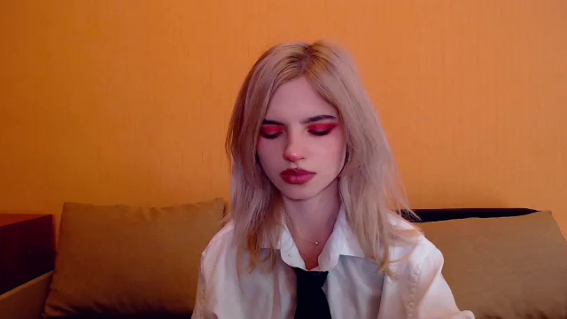 Gallery image thumbnail from Erineys's myfreecams stream on, 12/02/2023, 18:33 image 14 of 20