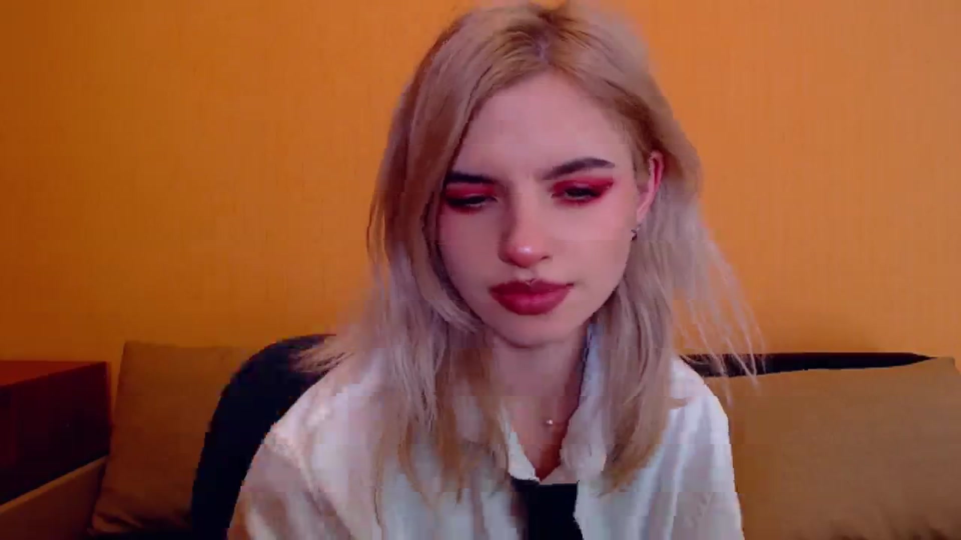 Gallery image thumbnail from Erineys's myfreecams stream on, 12/02/2023, 18:33 image 2 of 20
