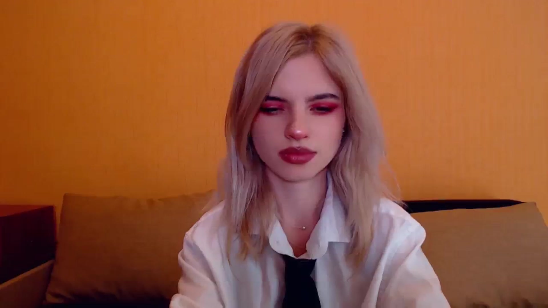 Gallery image thumbnail from Erineys's myfreecams stream on, 12/02/2023, 18:33 image 9 of 20