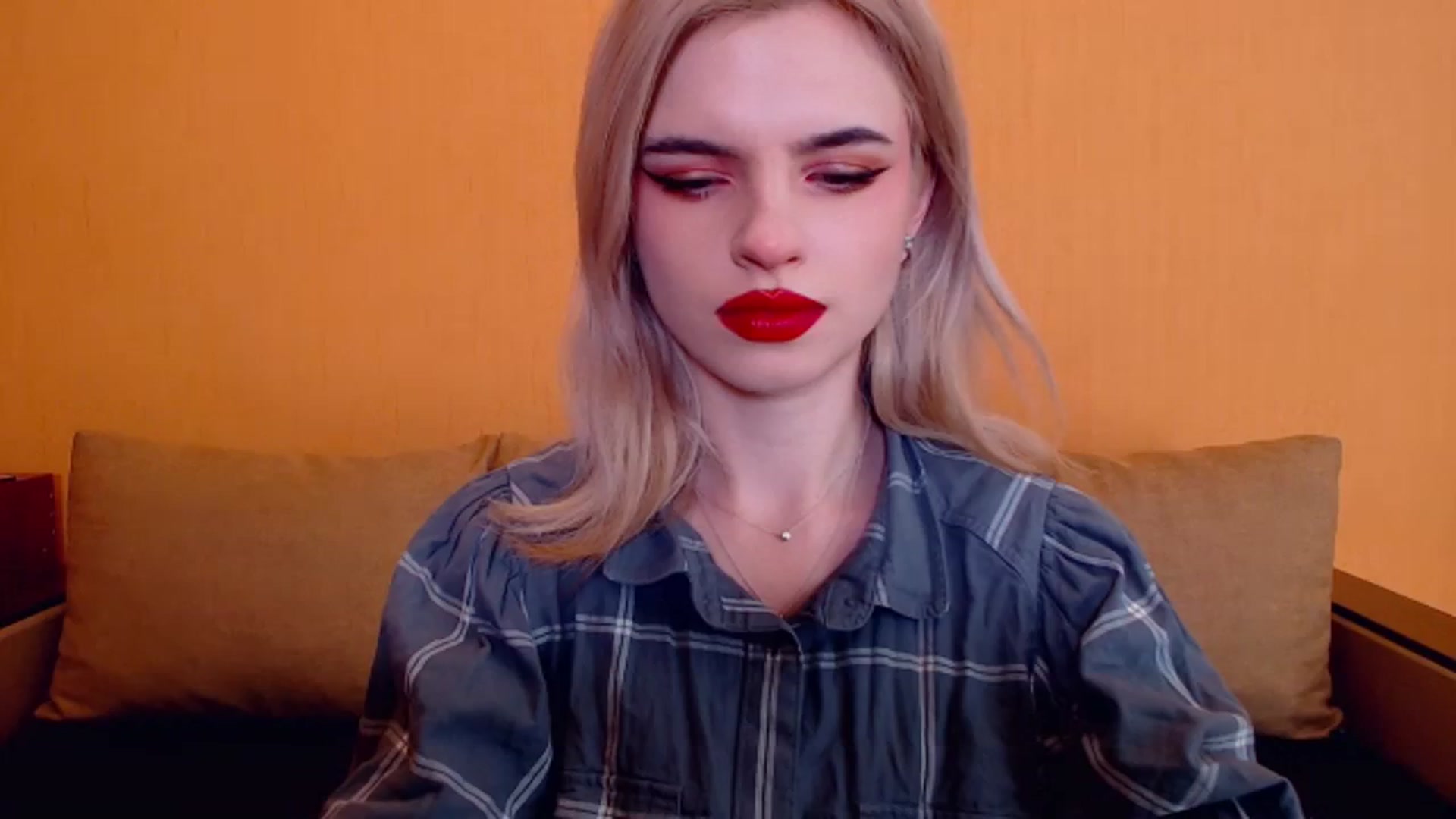 Gallery image thumbnail from Erineys's myfreecams stream on, 12/03/2023, 15:20 image 3 of 20