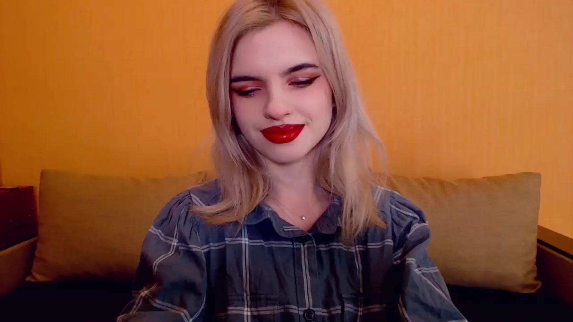 Gallery image thumbnail from Erineys's myfreecams stream on, 12/03/2023, 15:20 image 13 of 20