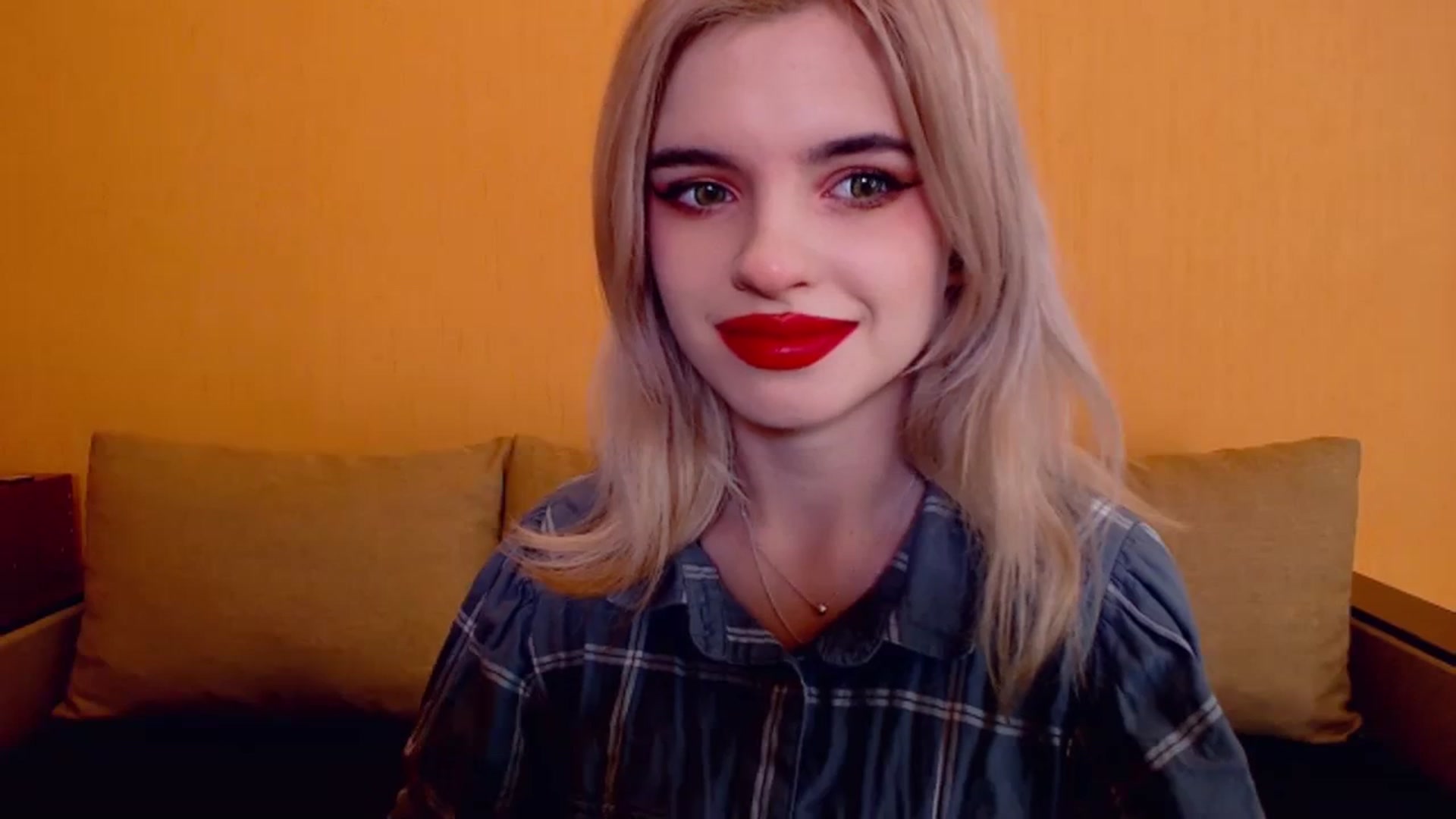 Gallery image thumbnail from Erineys's myfreecams stream on, 12/03/2023, 15:20 image 9 of 20