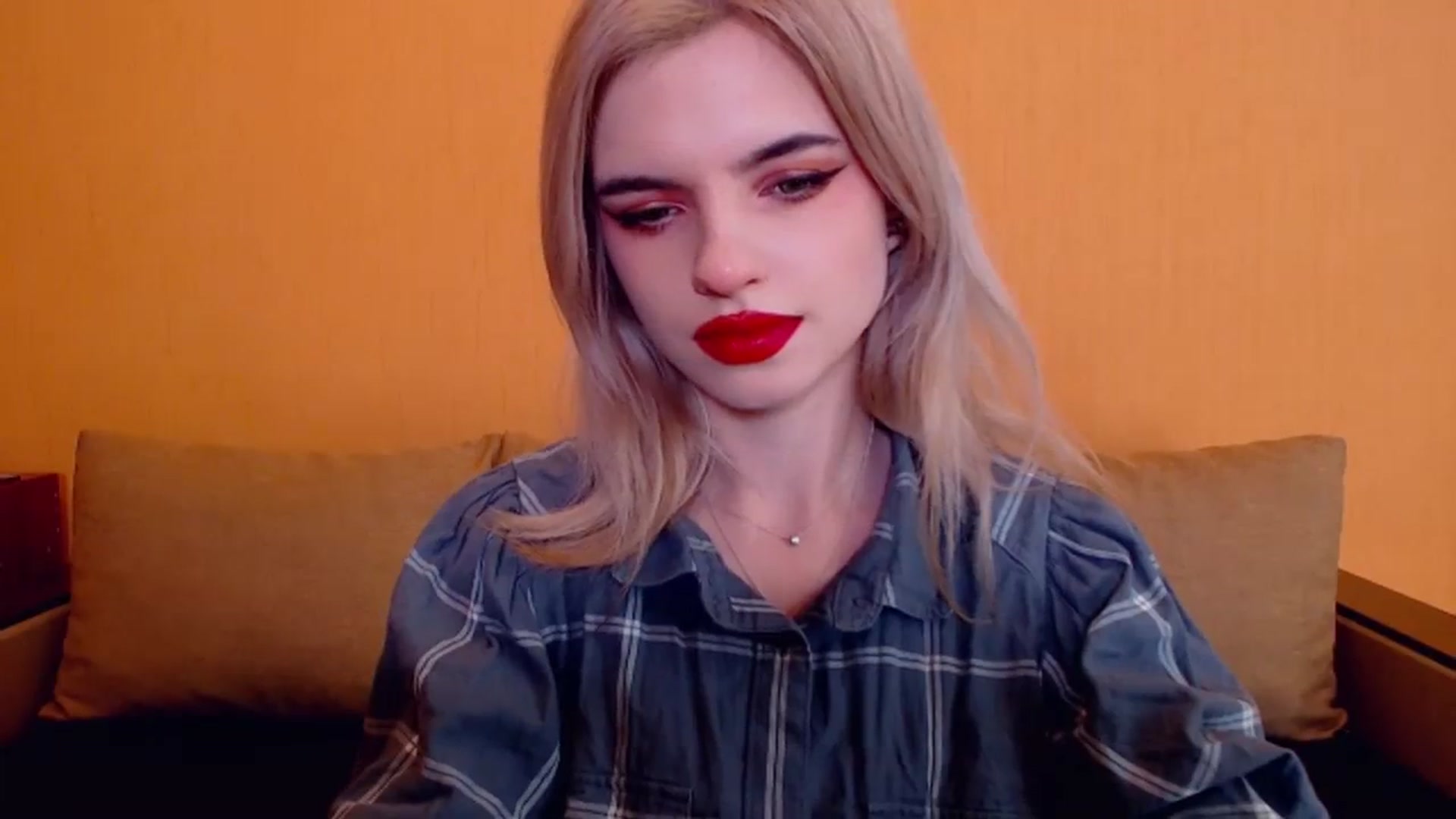 Gallery image thumbnail from Erineys's myfreecams stream on, 12/03/2023, 15:20 image 5 of 20