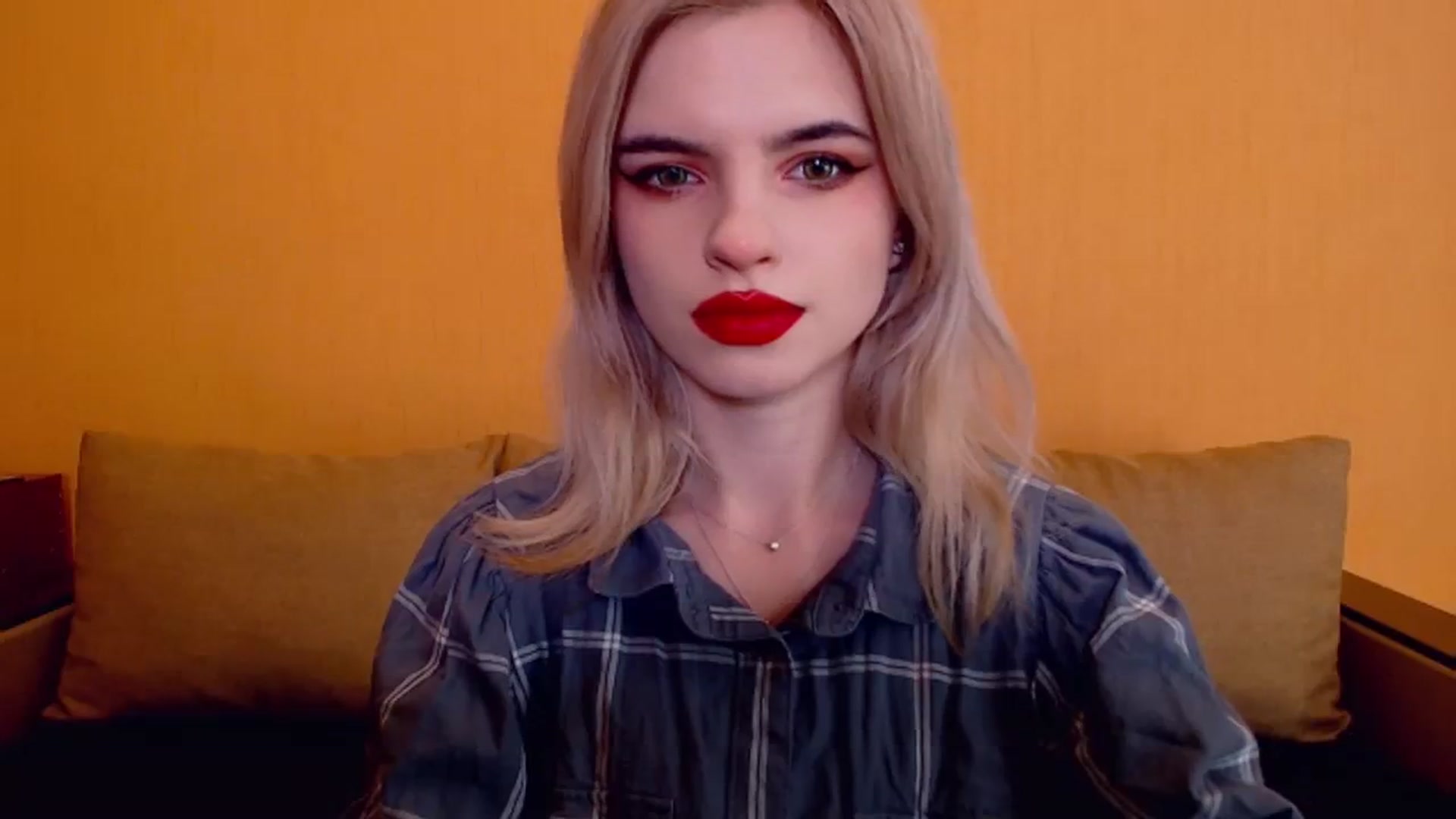 Gallery image thumbnail from Erineys's myfreecams stream on, 12/03/2023, 15:20 image 6 of 20