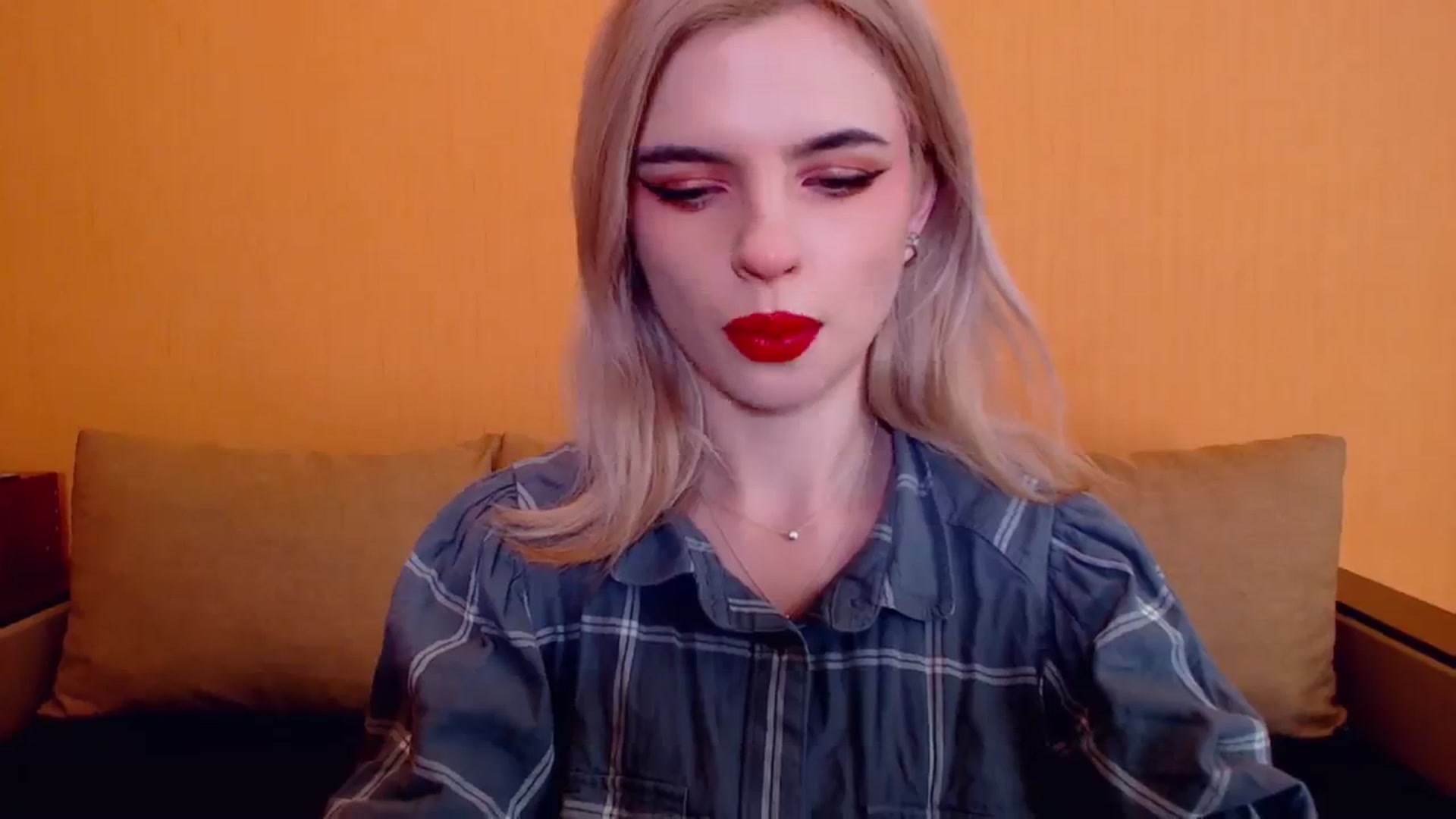 Gallery image thumbnail from Erineys's myfreecams stream on, 12/03/2023, 15:20 image 4 of 20