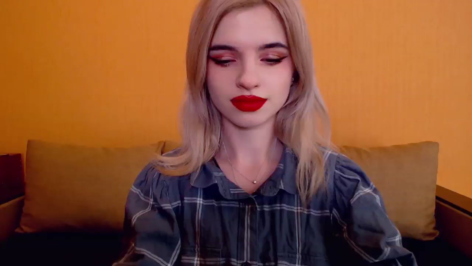 Gallery image thumbnail from Erineys's myfreecams stream on, 12/03/2023, 15:20 image 7 of 20