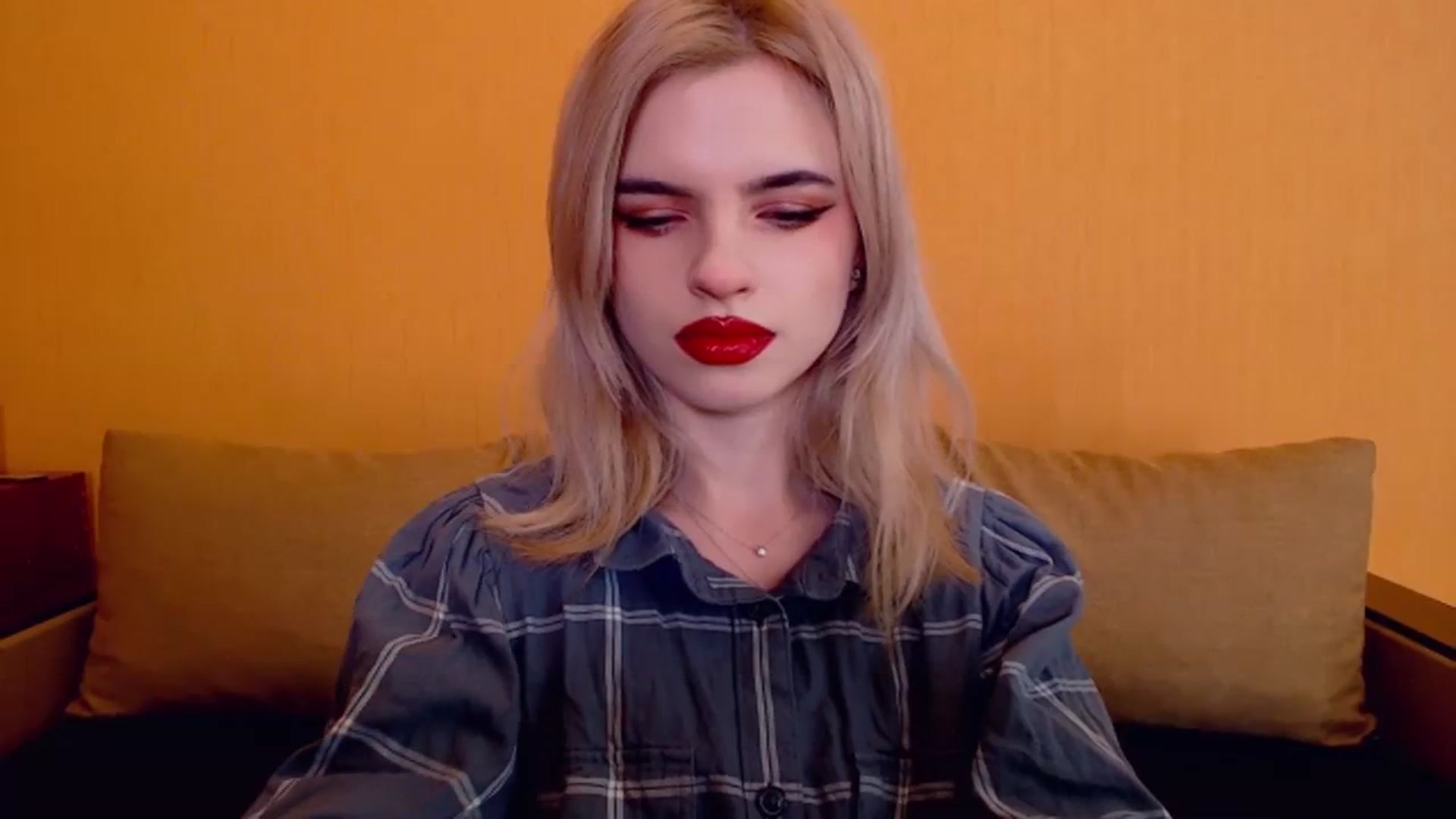 Gallery image thumbnail from Erineys's myfreecams stream on, 12/03/2023, 15:20 image 14 of 20