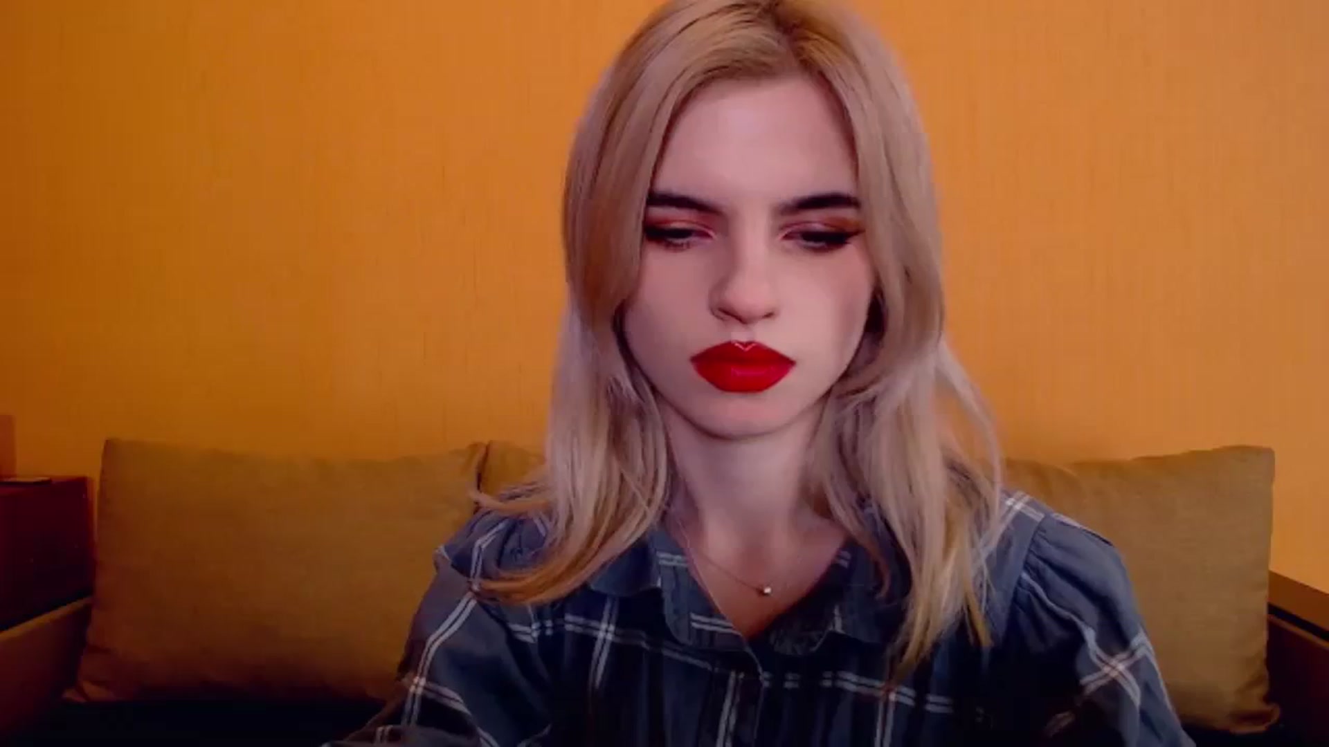 Gallery image thumbnail from Erineys's myfreecams stream on, 12/03/2023, 18:02 image 18 of 20