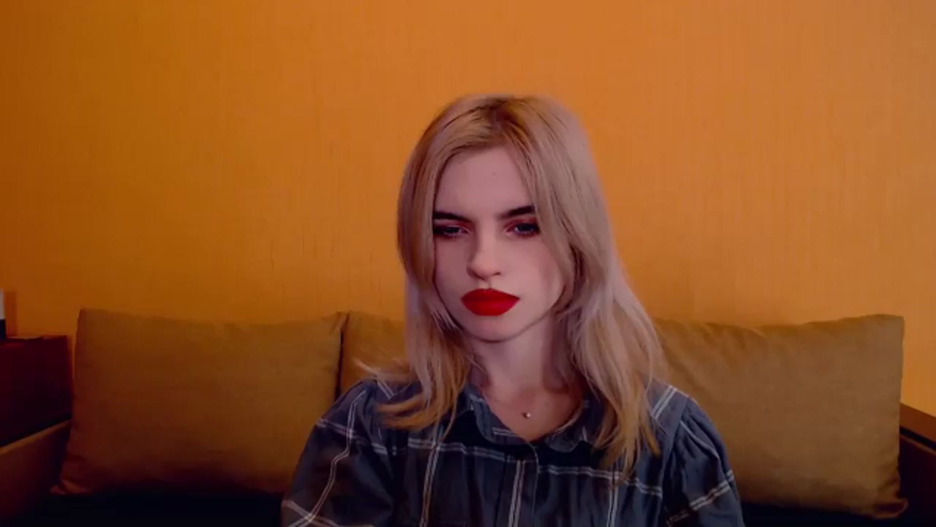 Gallery image thumbnail from Erineys's myfreecams stream on, 12/03/2023, 18:17 image 18 of 20