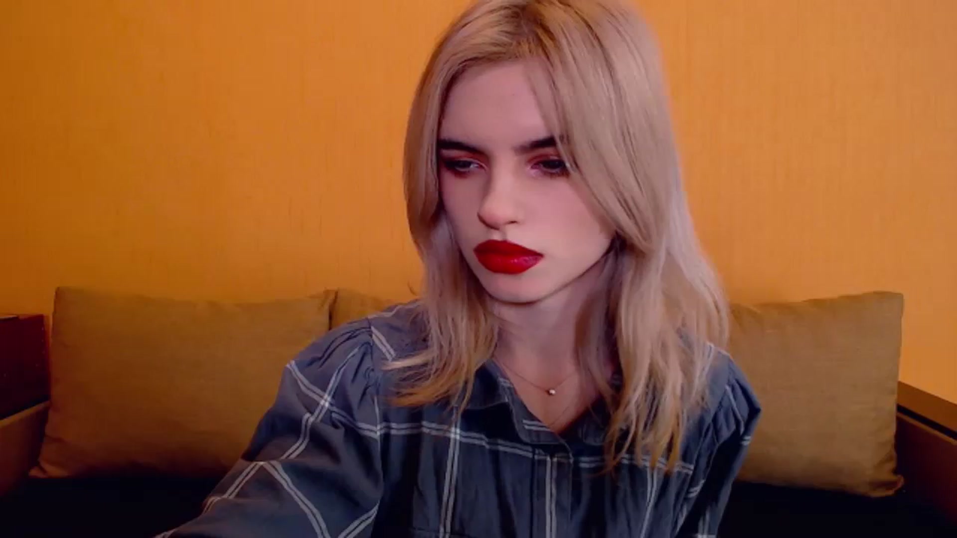 Gallery image thumbnail from Erineys's myfreecams stream on, 12/03/2023, 18:40 image 10 of 20