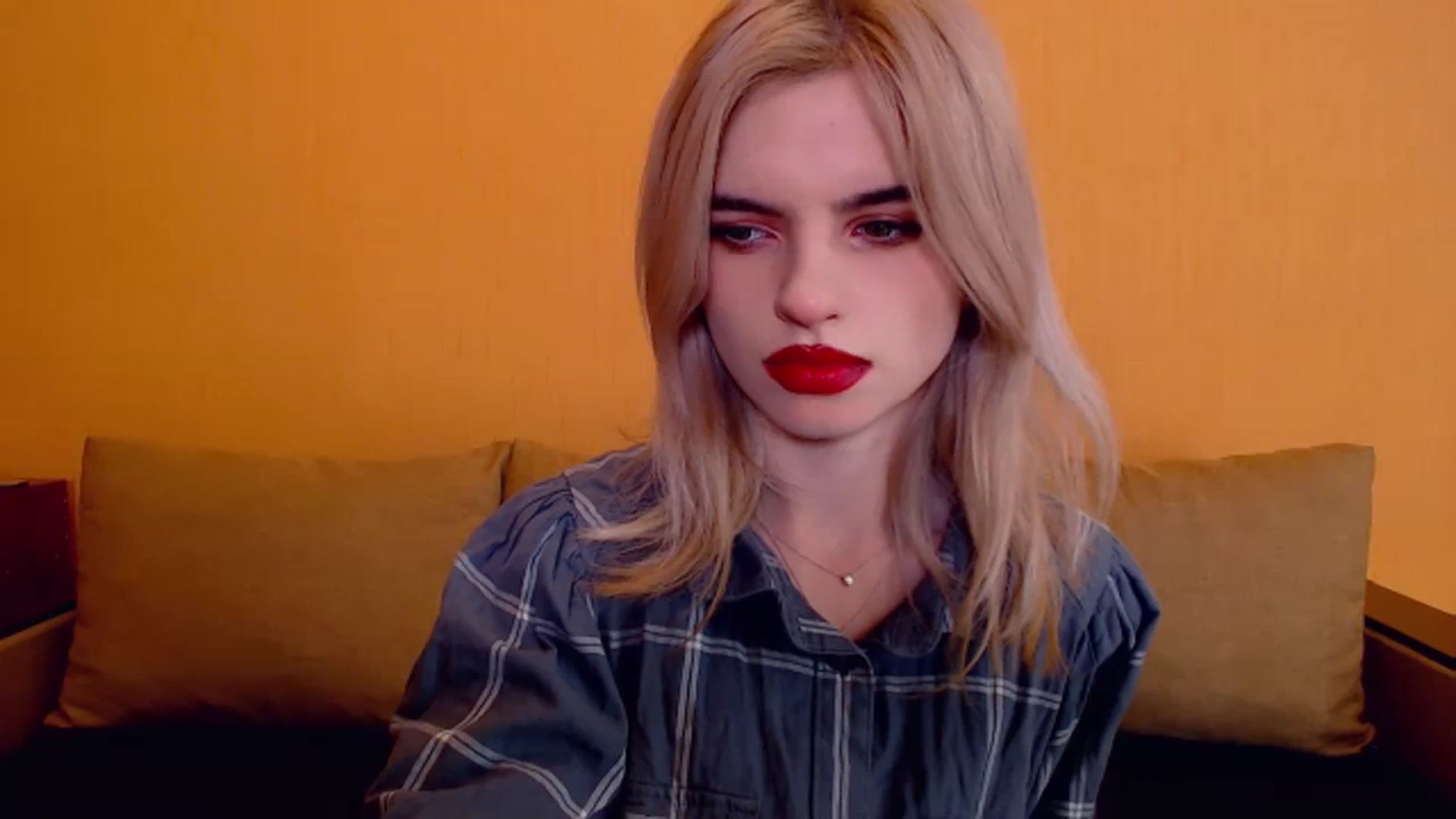 Gallery image thumbnail from Erineys's myfreecams stream on, 12/03/2023, 18:40 image 4 of 20