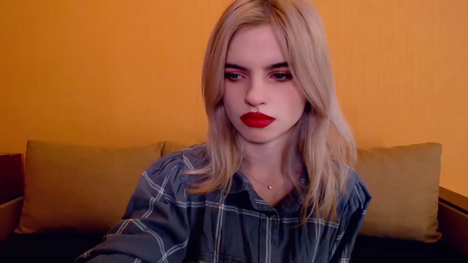 Gallery image thumbnail from Erineys's myfreecams stream on, 12/03/2023, 18:40 image 5 of 20