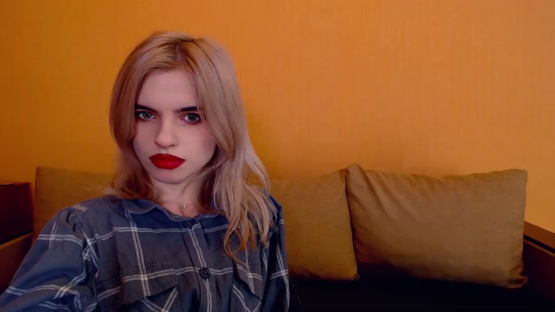 Gallery image thumbnail from Erineys's myfreecams stream on, 12/03/2023, 18:40 image 18 of 20
