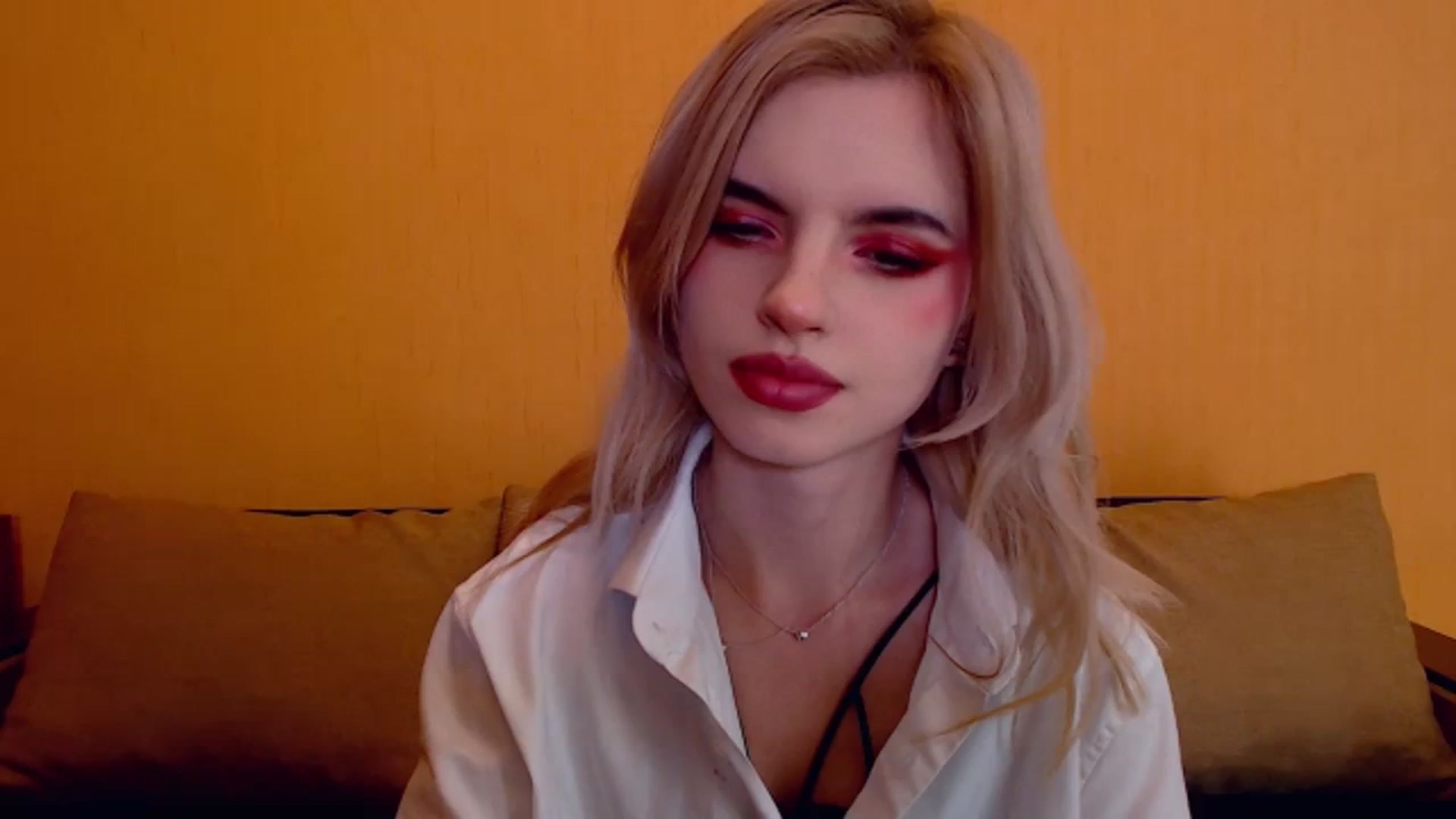 Gallery image thumbnail from Erineys's myfreecams stream on, 12/04/2023, 14:55 image 1 of 20