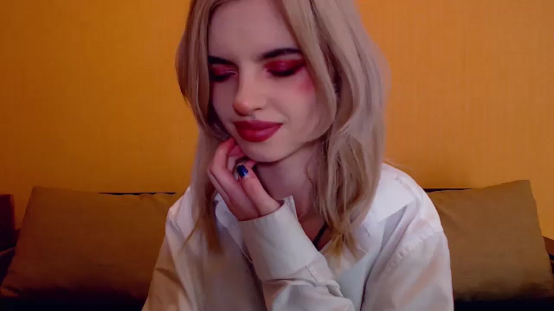 Gallery image thumbnail from Erineys's myfreecams stream on, 12/04/2023, 14:55 image 15 of 20