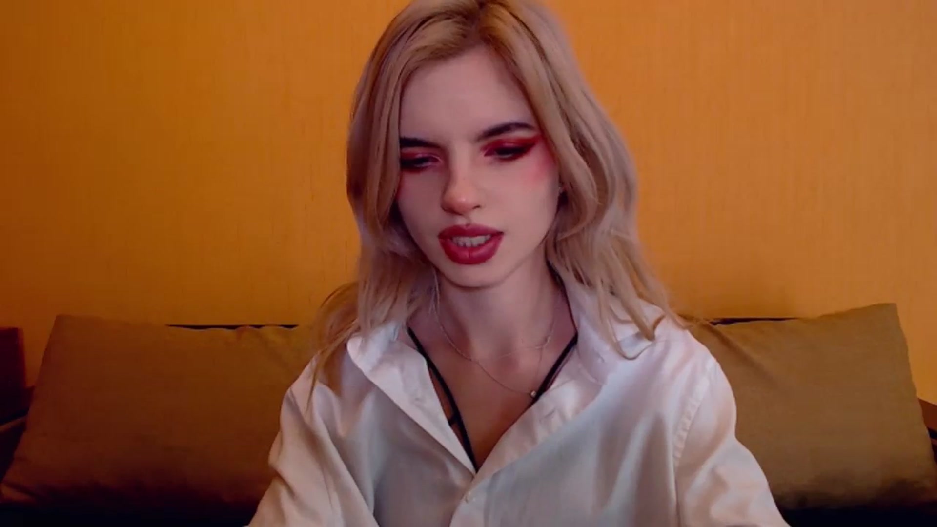 Gallery image thumbnail from Erineys's myfreecams stream on, 12/04/2023, 14:55 image 17 of 20