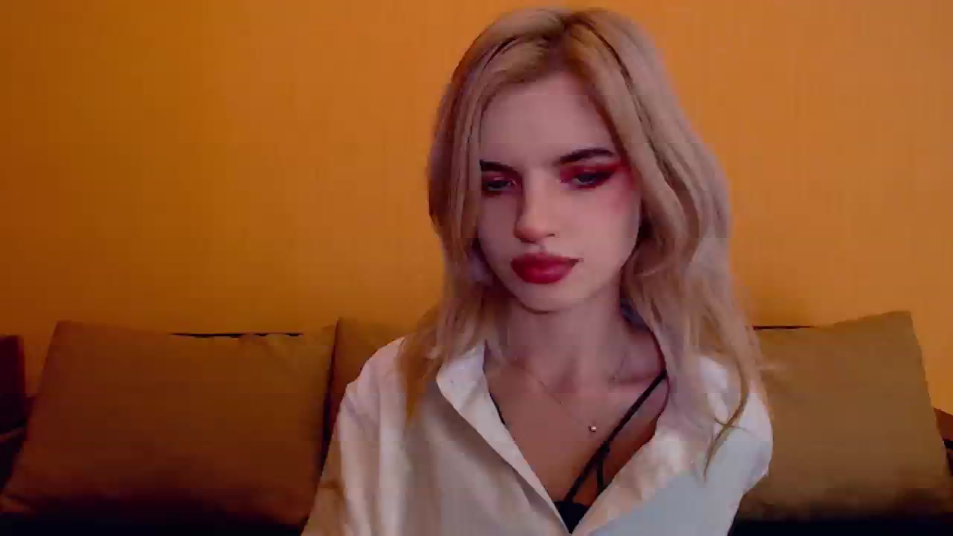 Gallery image thumbnail from Erineys's myfreecams stream on, 12/04/2023, 14:55 image 20 of 20