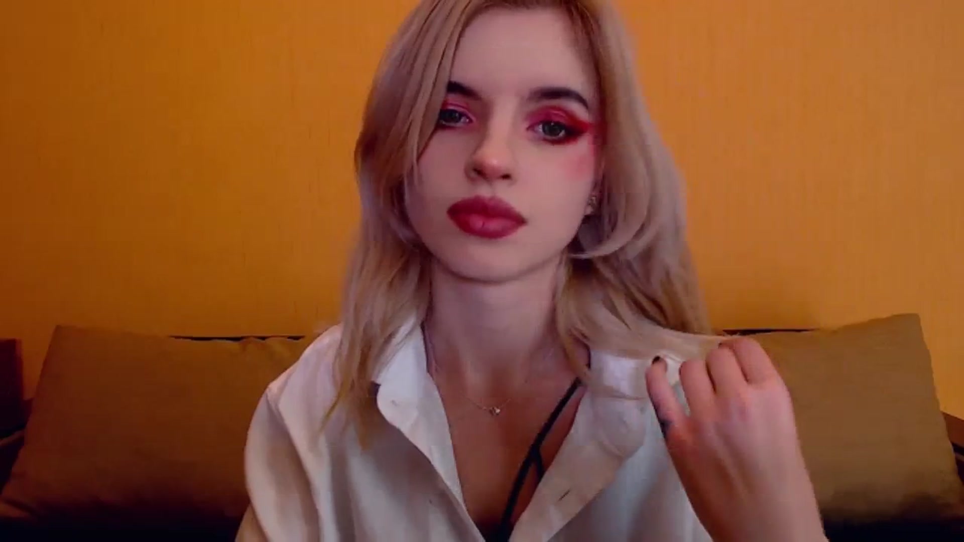 Gallery image thumbnail from Erineys's myfreecams stream on, 12/04/2023, 14:55 image 7 of 20