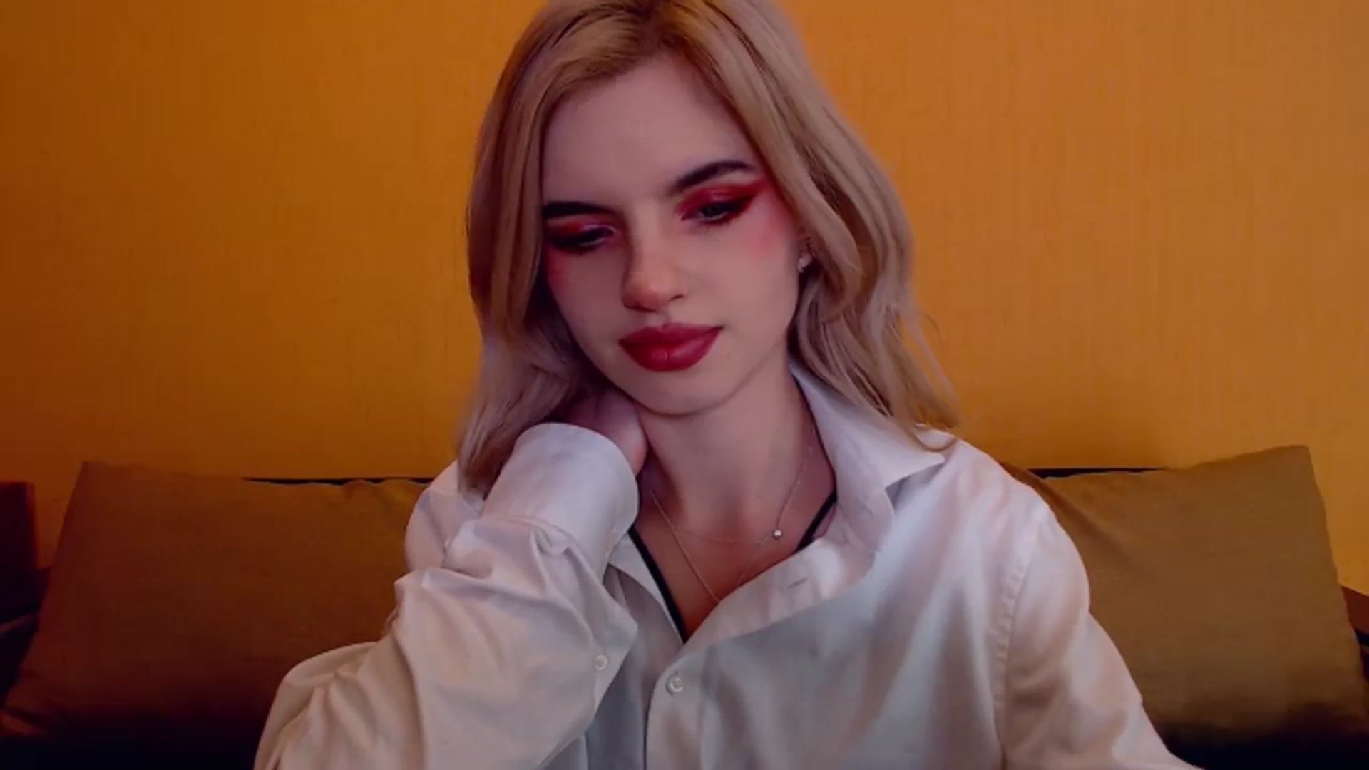 Gallery image thumbnail from Erineys's myfreecams stream on, 12/04/2023, 14:55 image 16 of 20