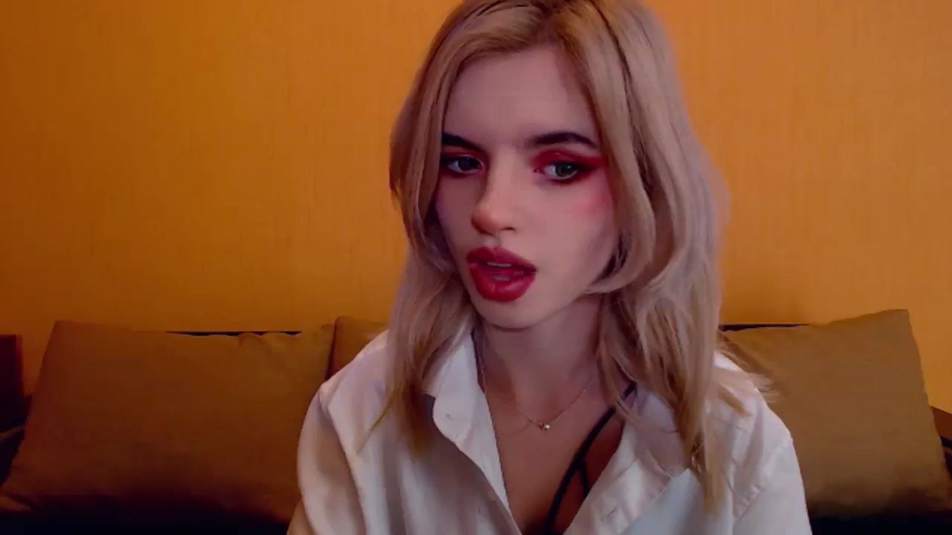 Gallery image thumbnail from Erineys's myfreecams stream on, 12/04/2023, 14:55 image 8 of 20
