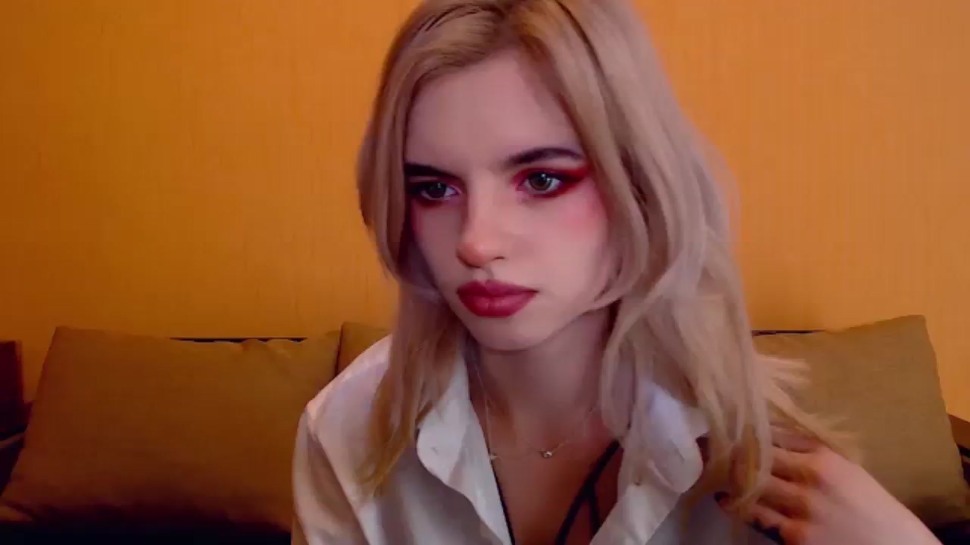 Gallery image thumbnail from Erineys's myfreecams stream on, 12/04/2023, 14:55 image 4 of 20