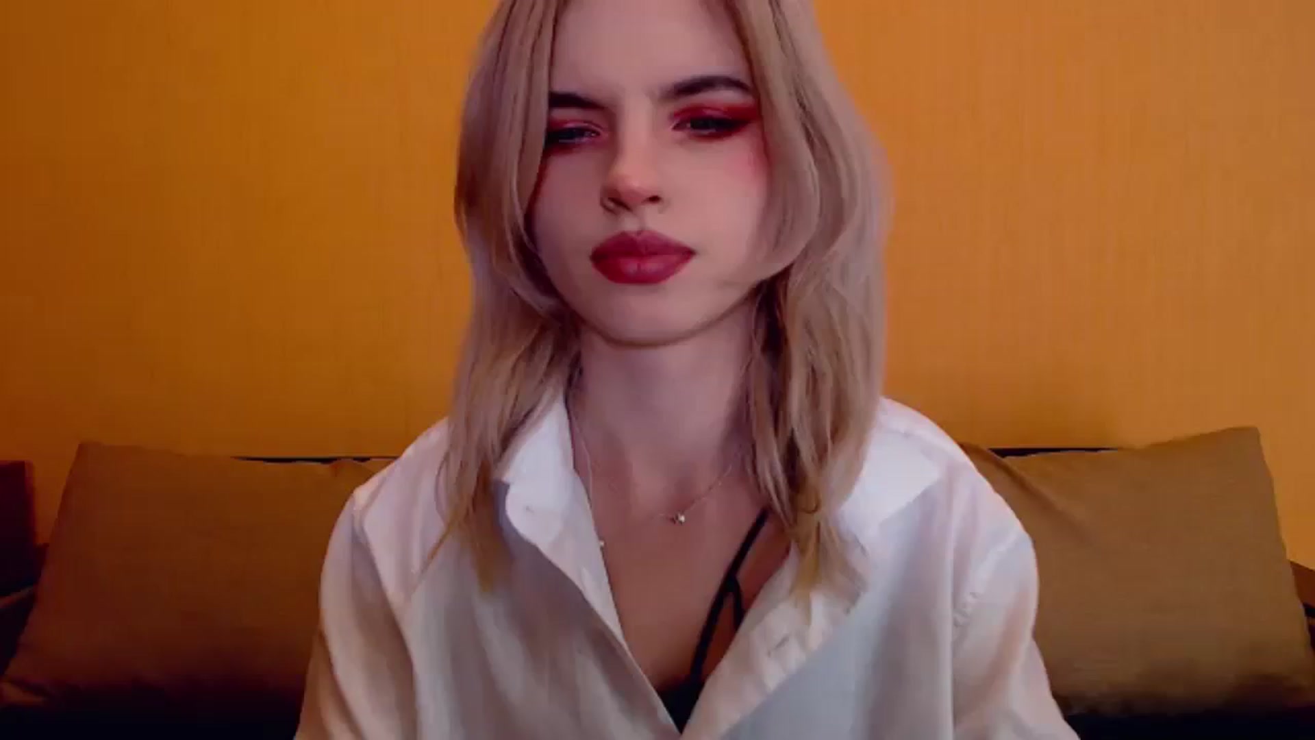 Gallery image thumbnail from Erineys's myfreecams stream on, 12/04/2023, 14:55 image 12 of 20